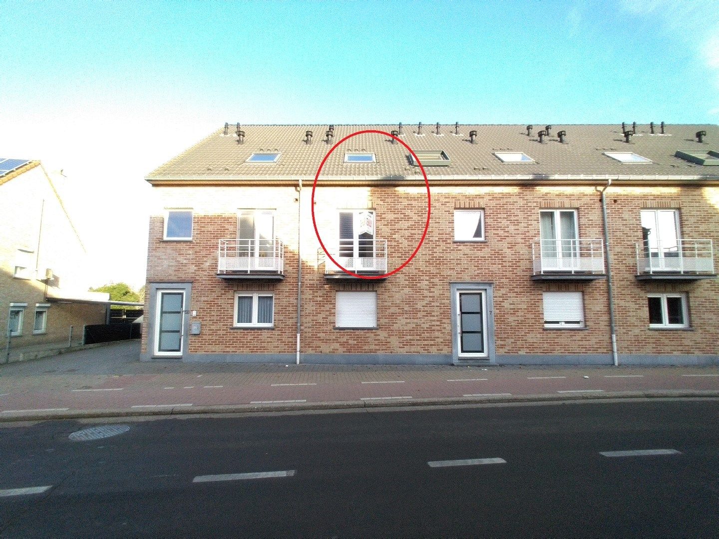 recent duplex-appartement met ondergrondse autostaanplaats en kelderberging foto {{pictureIndex}}