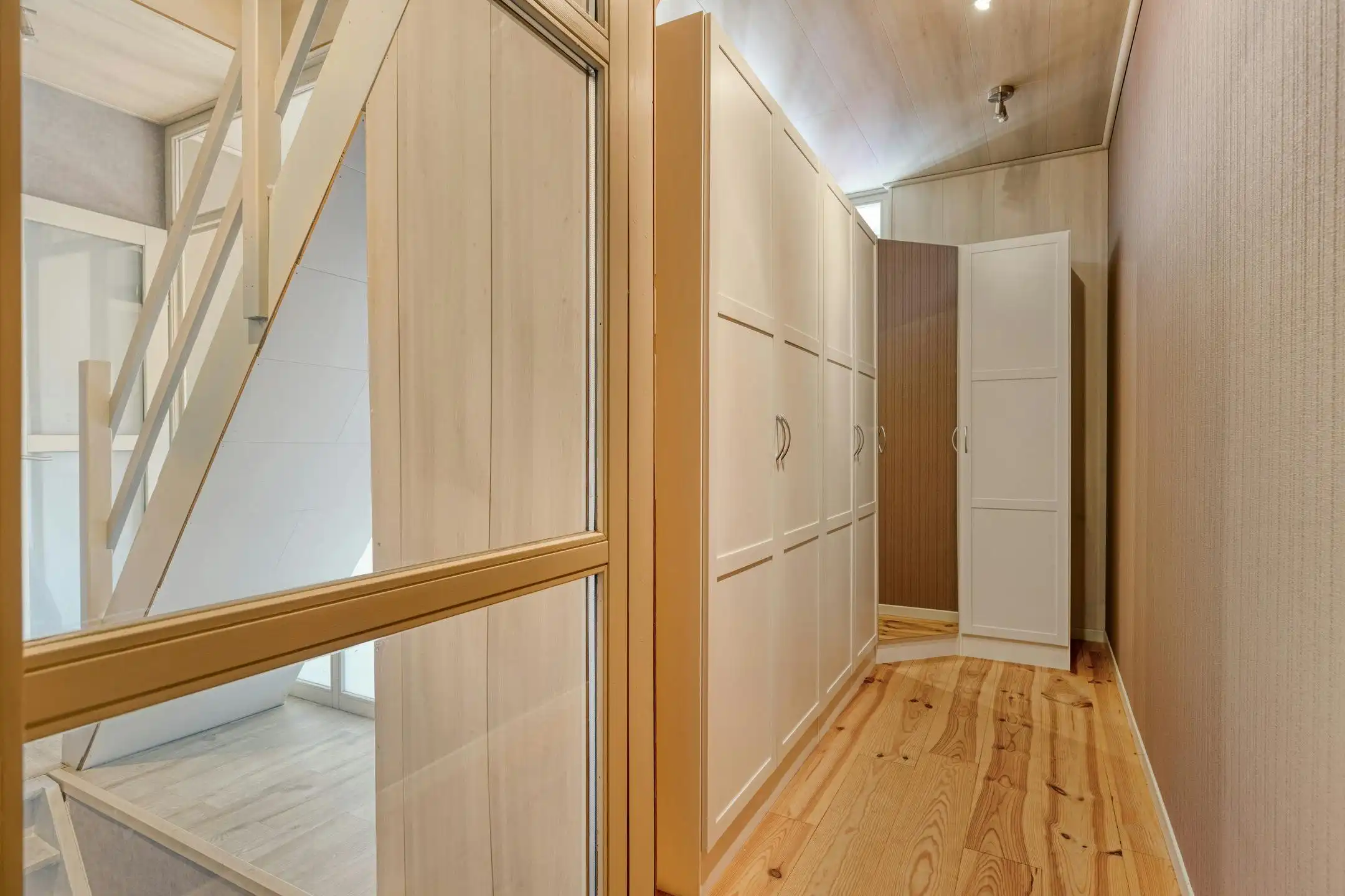 Charmante woning met 3 slaapkamers en koer in centrum Brugge foto 13