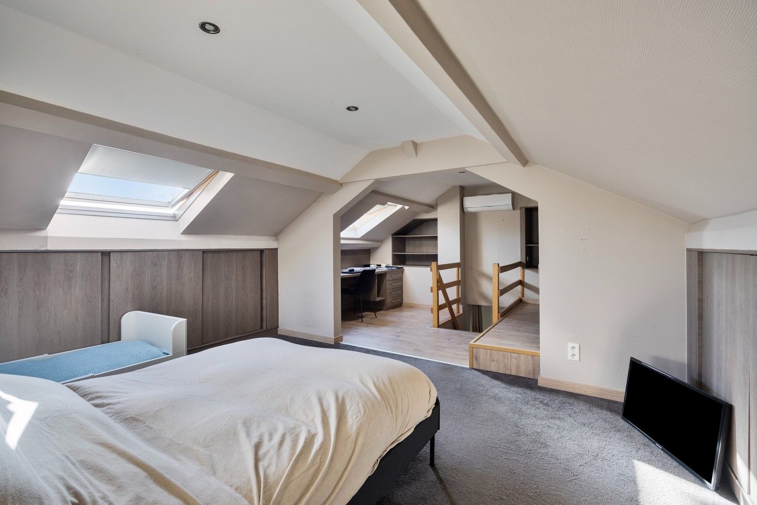 Moderne split-level woning met ruime tuin in Maasmechelen foto 9