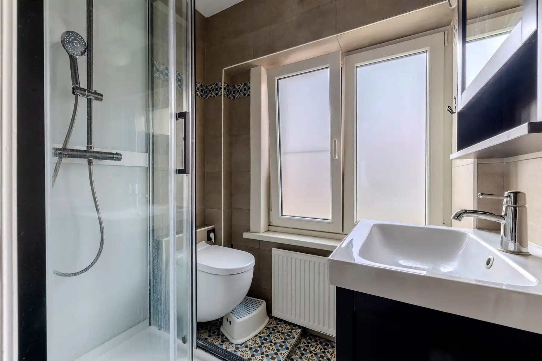 Instapklare woning met 4 slpks, 2 badks en gezellige tuin foto 18