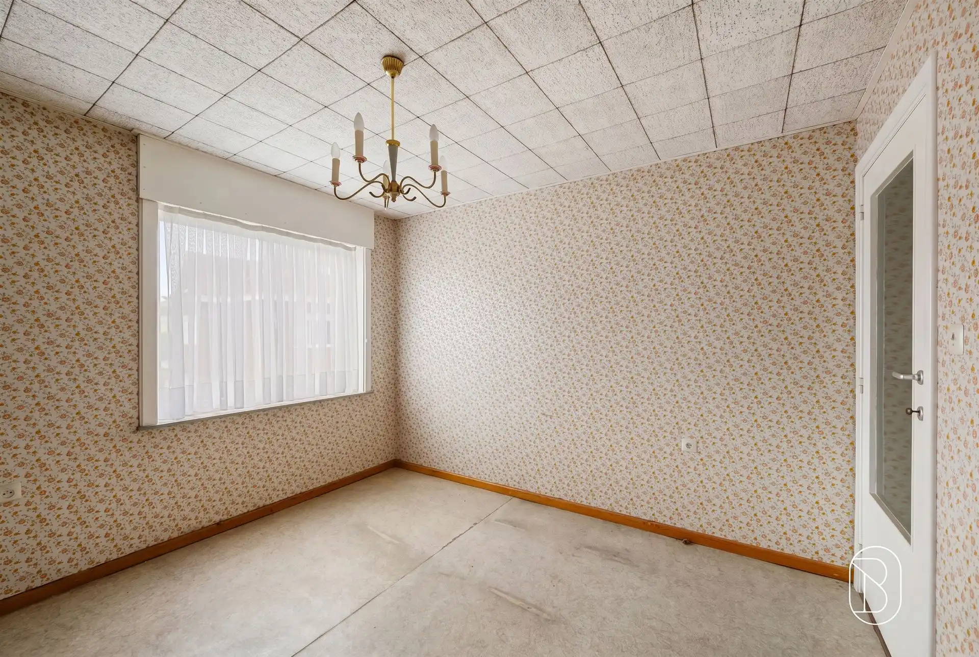 Te renoveren woning met 9 slpk, garage en tuin in Deerlijk foto 17