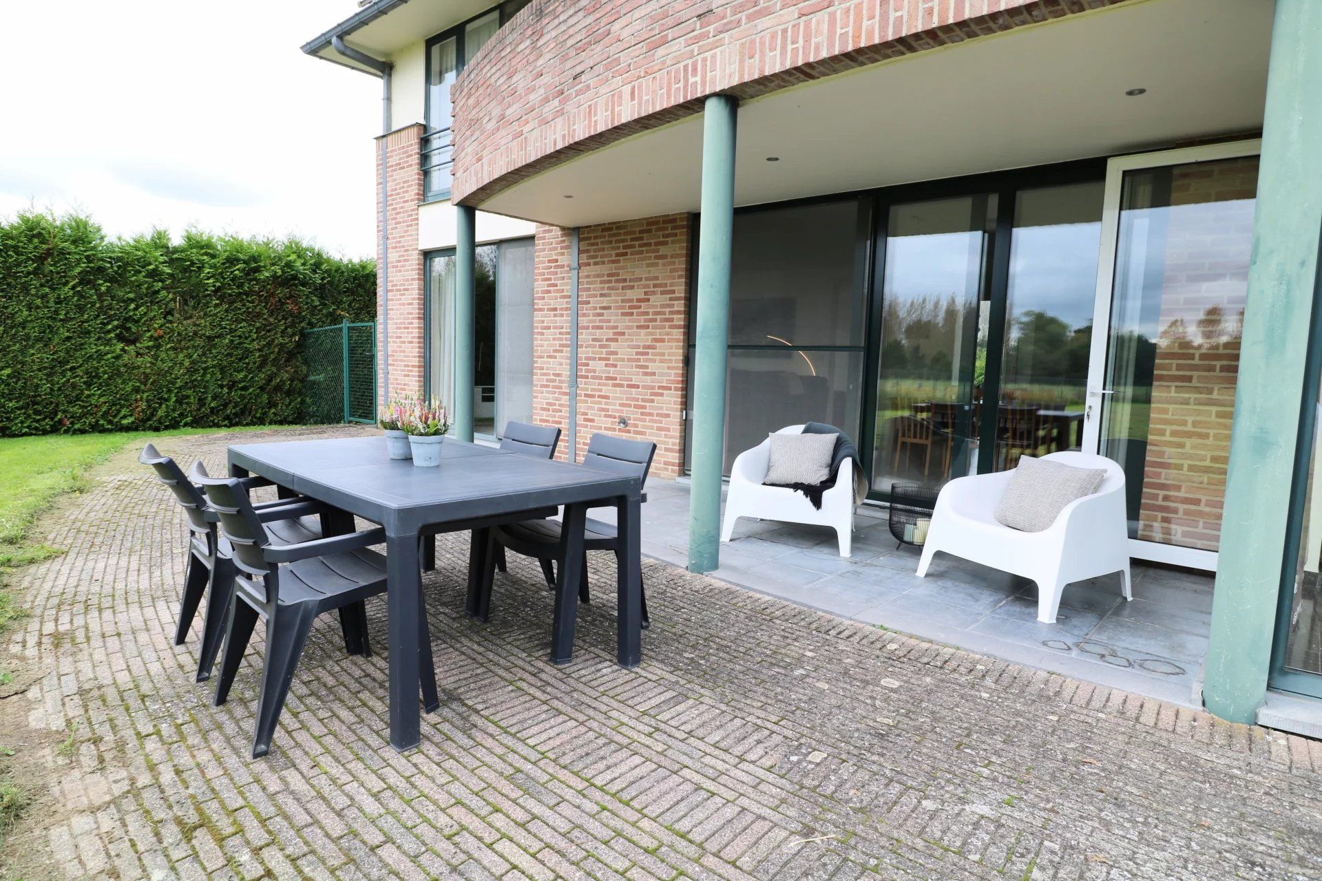 Veelzijdige villa foto 51