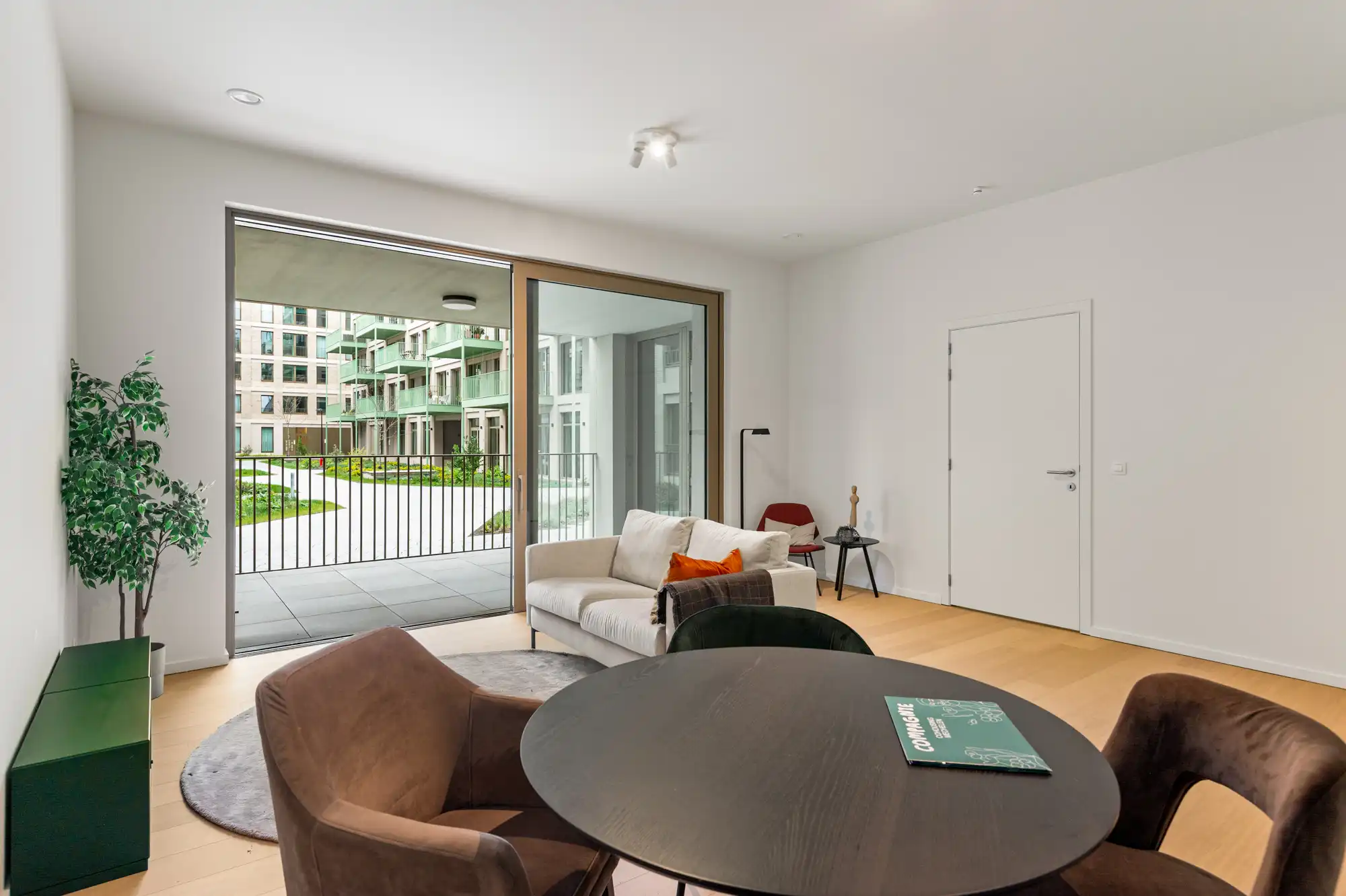 Ruim nieuwbouw app. van 148 m² met handel-/praktijkruimte foto 9