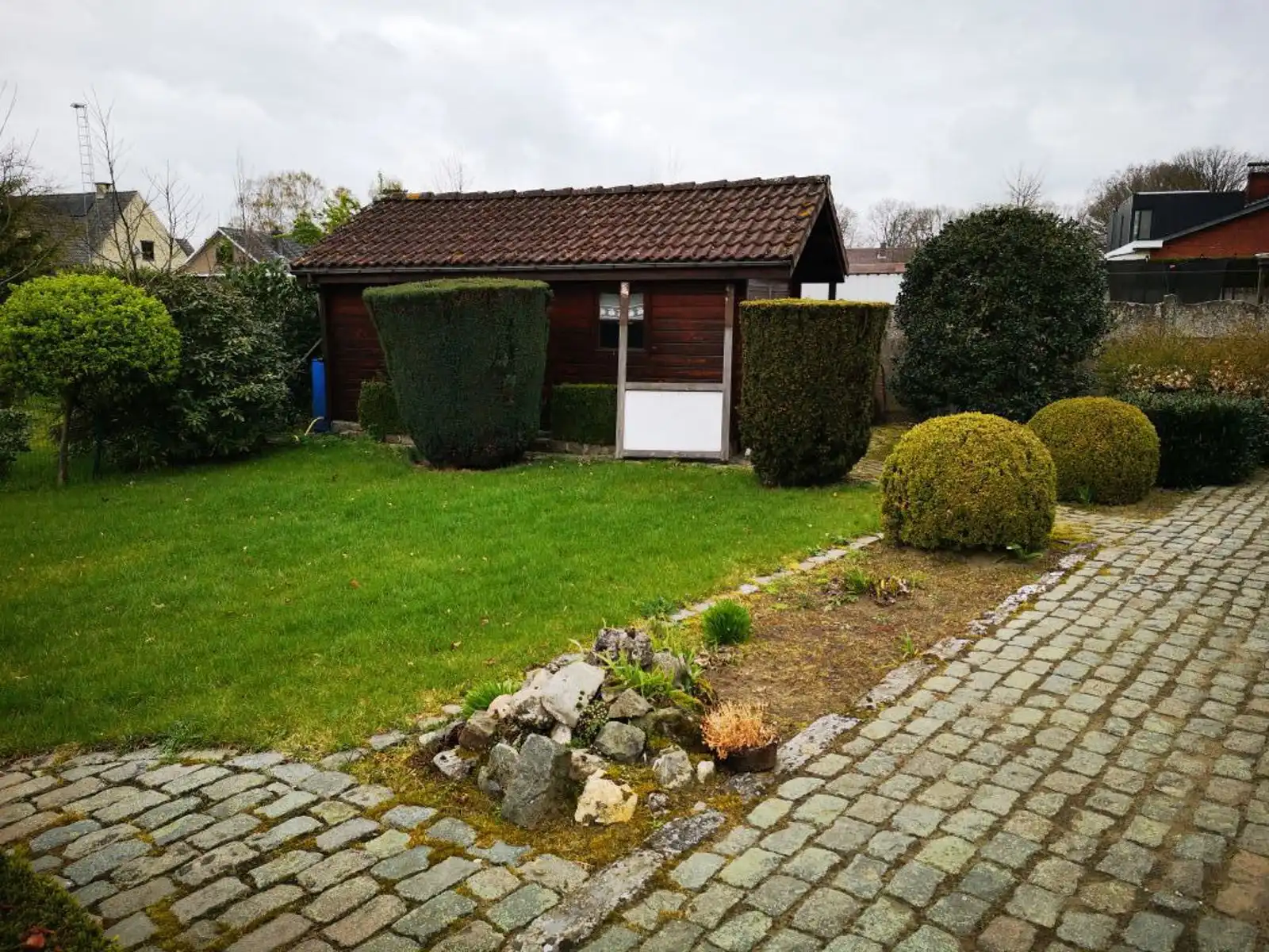 Mooi gelegen gezinswoning foto 2