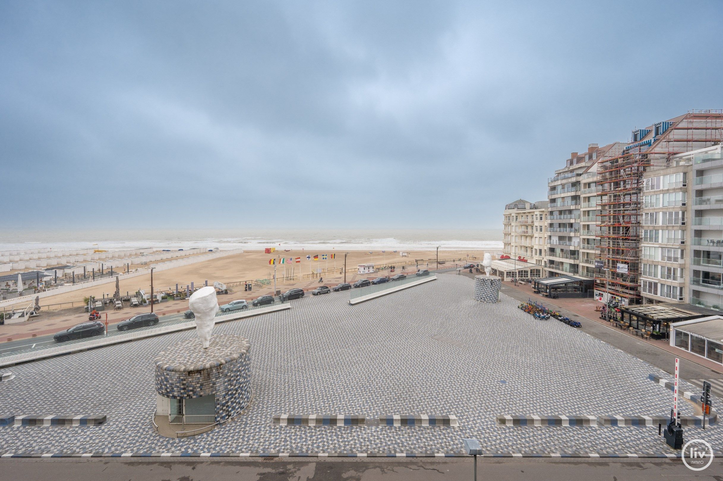 ONGEMEUBELD - UNIEK 3 slaapkamer appartement gelegen op het RUBENSPLEIN met een prachtig open ZEEZICHT.  foto 5