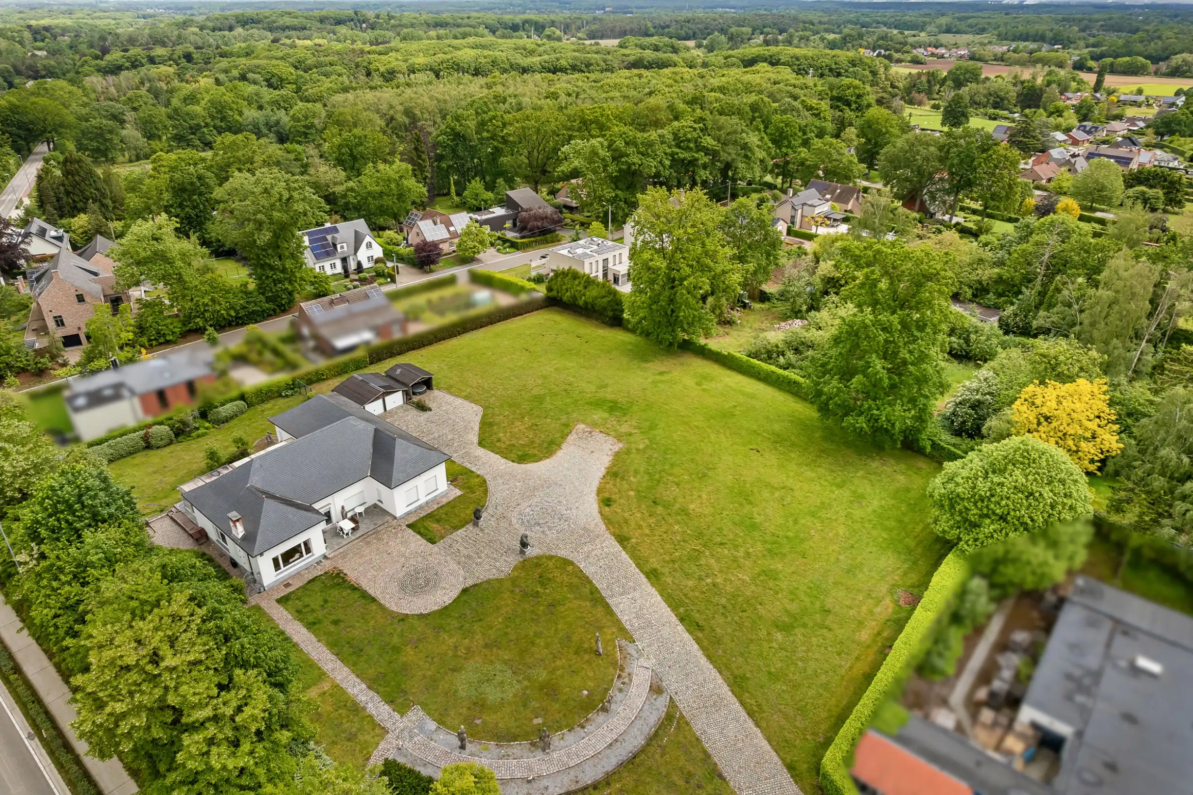 Statige villa met 57a 24ca grond en eindeloos potentieel foto 38