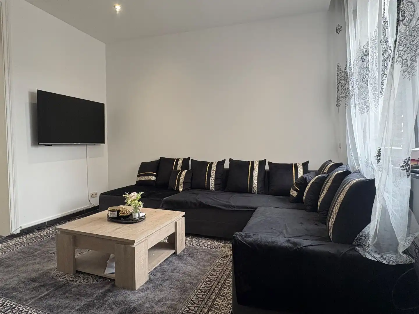 Halfopen woning te koop met 3 slaapkamers en veel ruimte in Heule foto 6