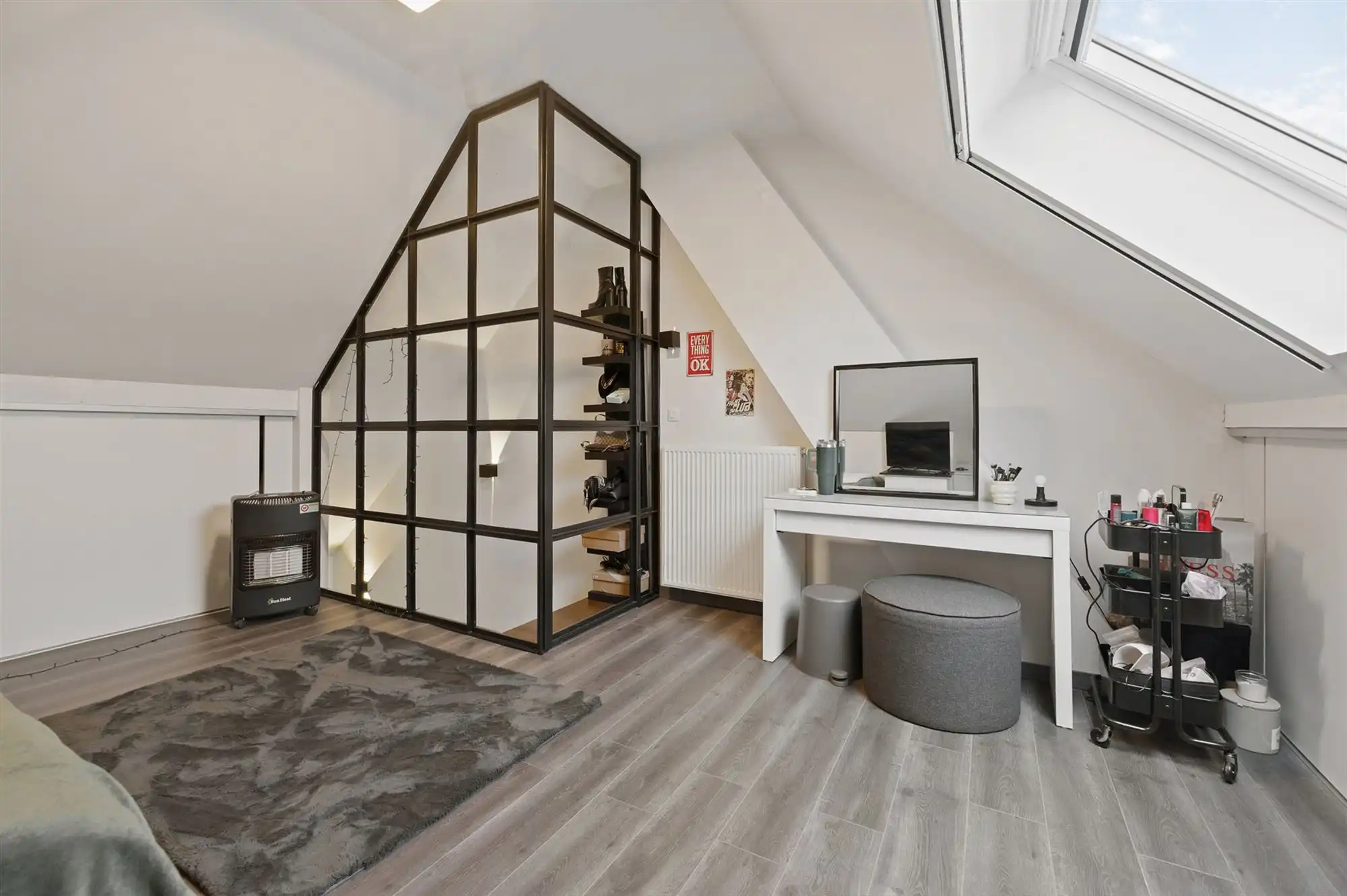 KNAP GERENOVEERDE WONING WONING MET 3SLAAPKAMERS OP EEN ZONNIG GEORIËNTEERD PERCEEL TE OOSTHAM foto 24