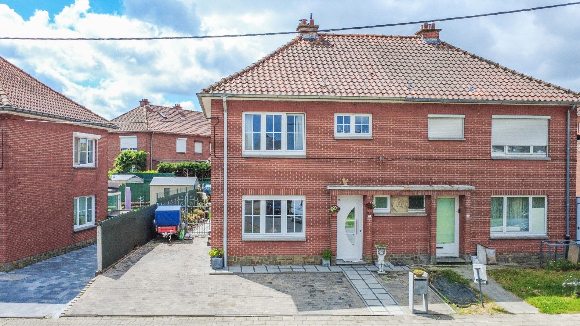 INSTAPKLARE WONING MET 2 SLAAPKAMERS + BUREAU ! foto 2
