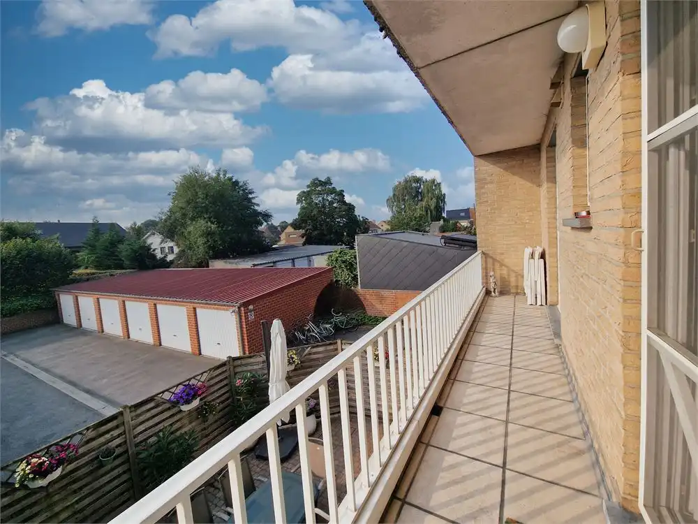 Ruim en lichtrijk app. met 2 slpks in hartje Torhout foto 7