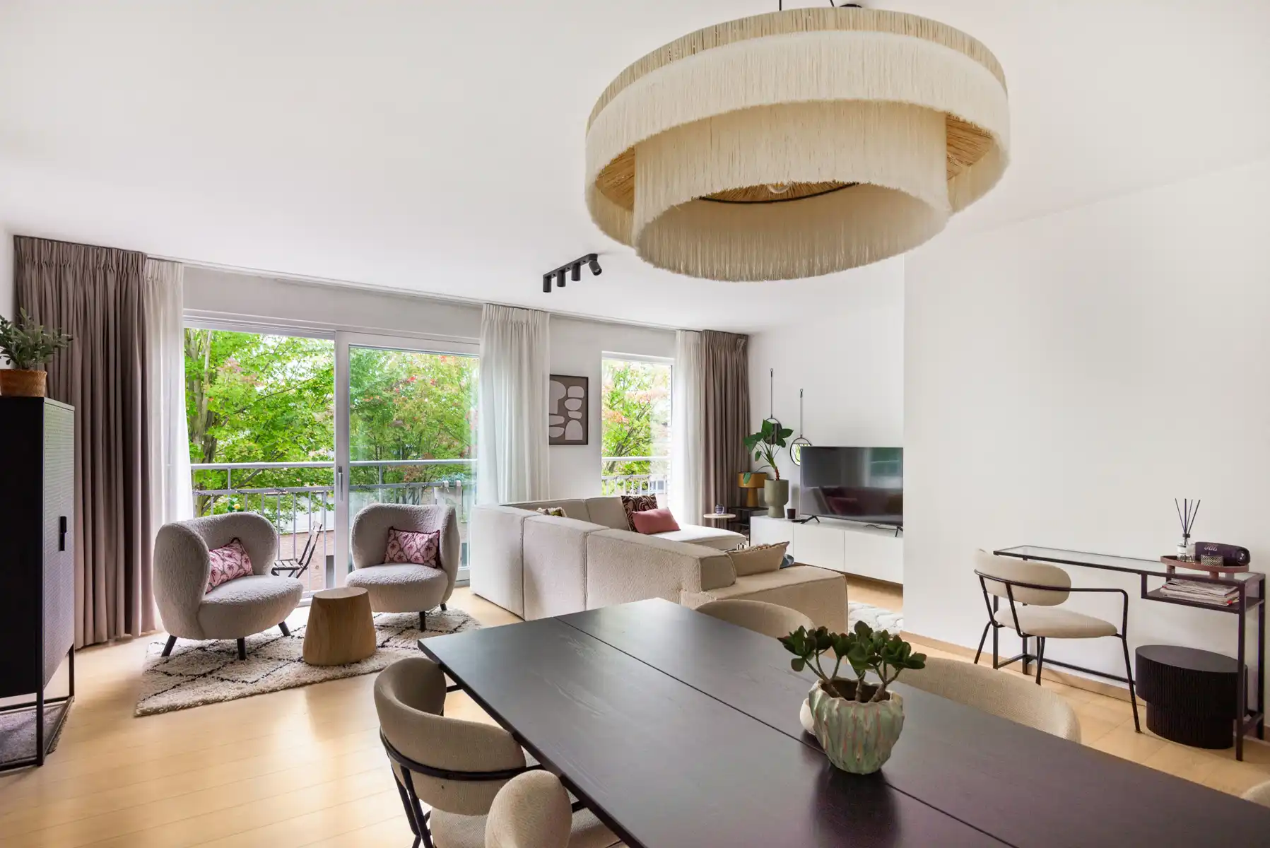 Atypisch ruim appartement met drie slaapkamers foto 7