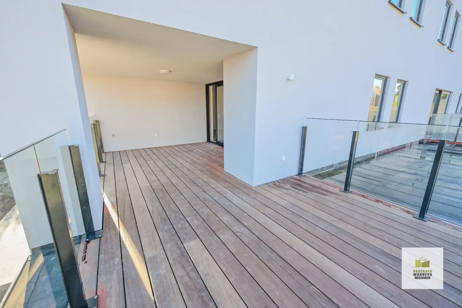 Ruim en luxueus 3-slpk appartement met 24m2 terras met zicht op het gemeentehuis foto 6