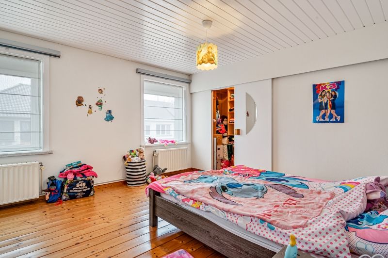 Mooie woning met 3 slaapkamers en grote tuin foto 6