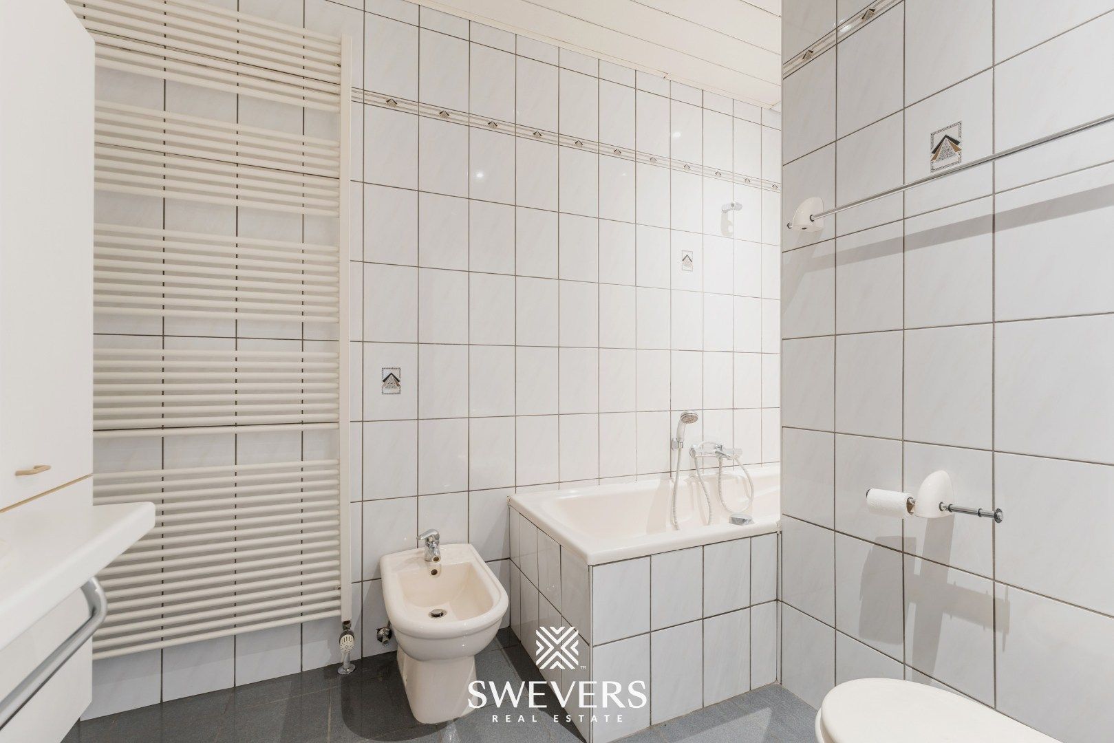 Ruime gezinswoning met 5 SLPK en veel potentieel in groene omgeving foto 22