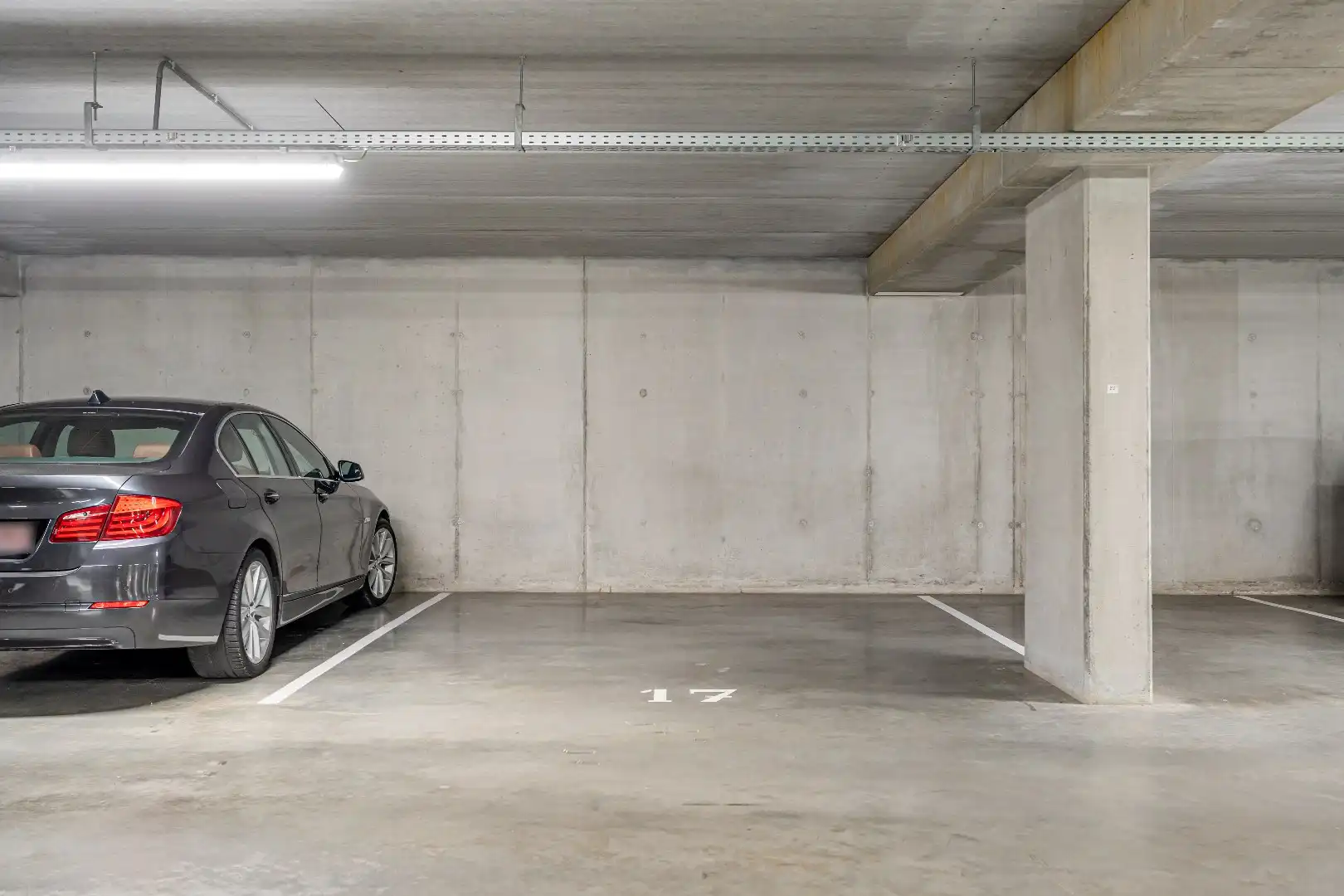 Exclusief gelijkvloers appartement met ruime terrassen, 2 slpk, extra brede autostaanplaats, centrum Genk foto 24