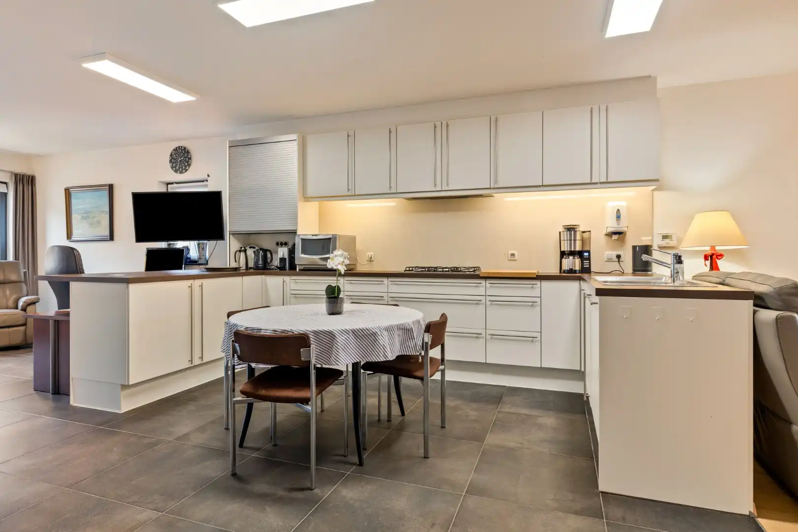 Ruime, energiezuinige bel-etagewoning met ruime garage in hartje Retie met zorgwoningpotentieel foto 8