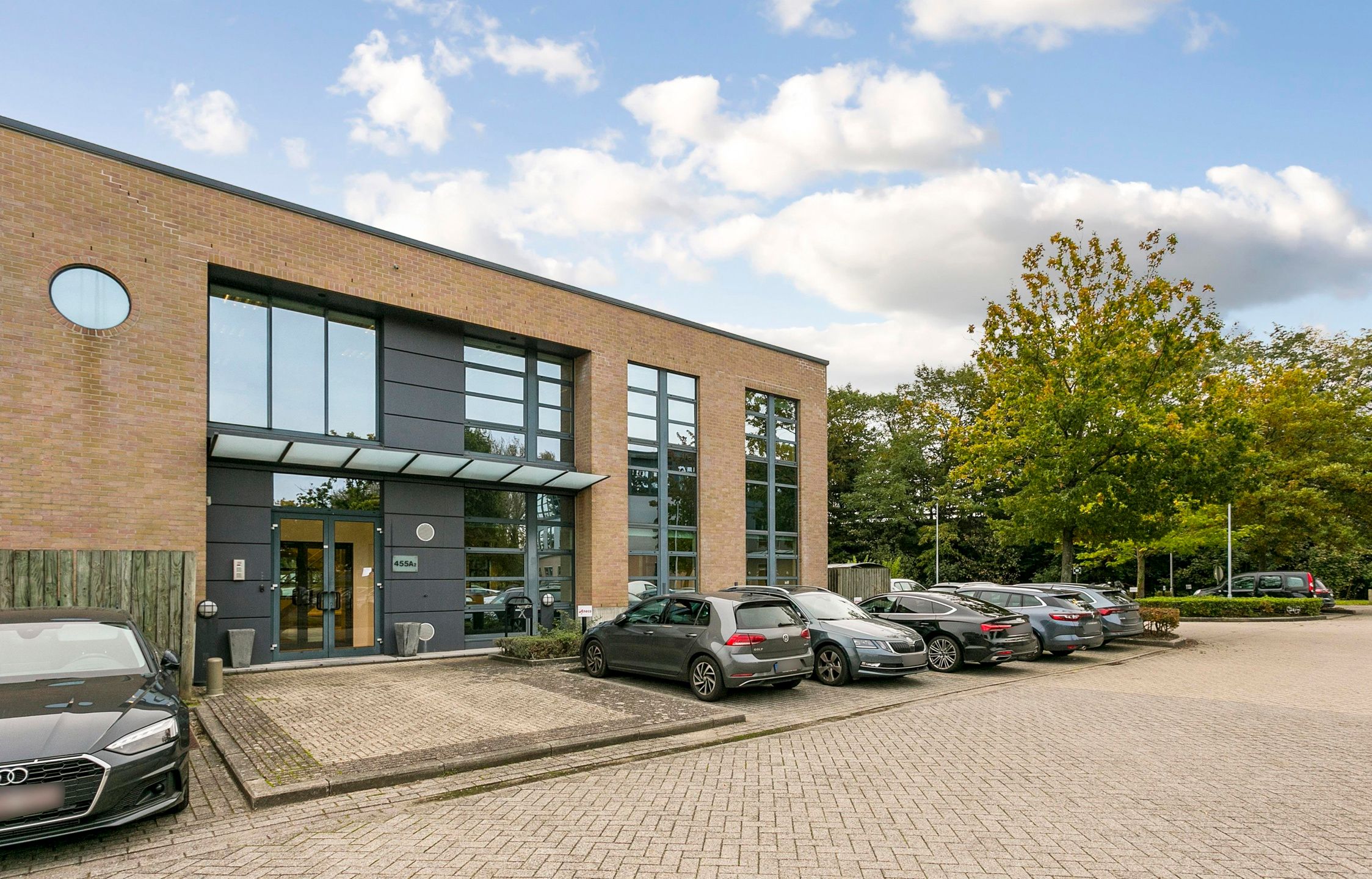 Modern kantoor met topligging in Mechelen foto {{pictureIndex}}