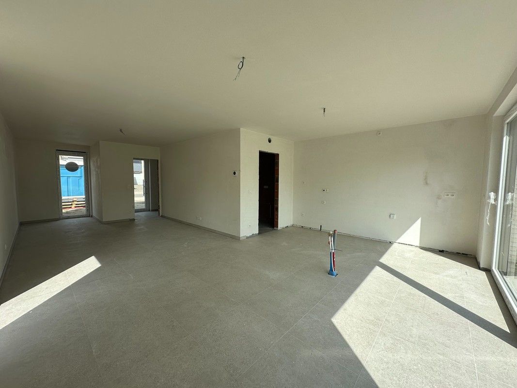 Hectaar bouwt twee ruime halfopen woningen te Serskamp foto 2