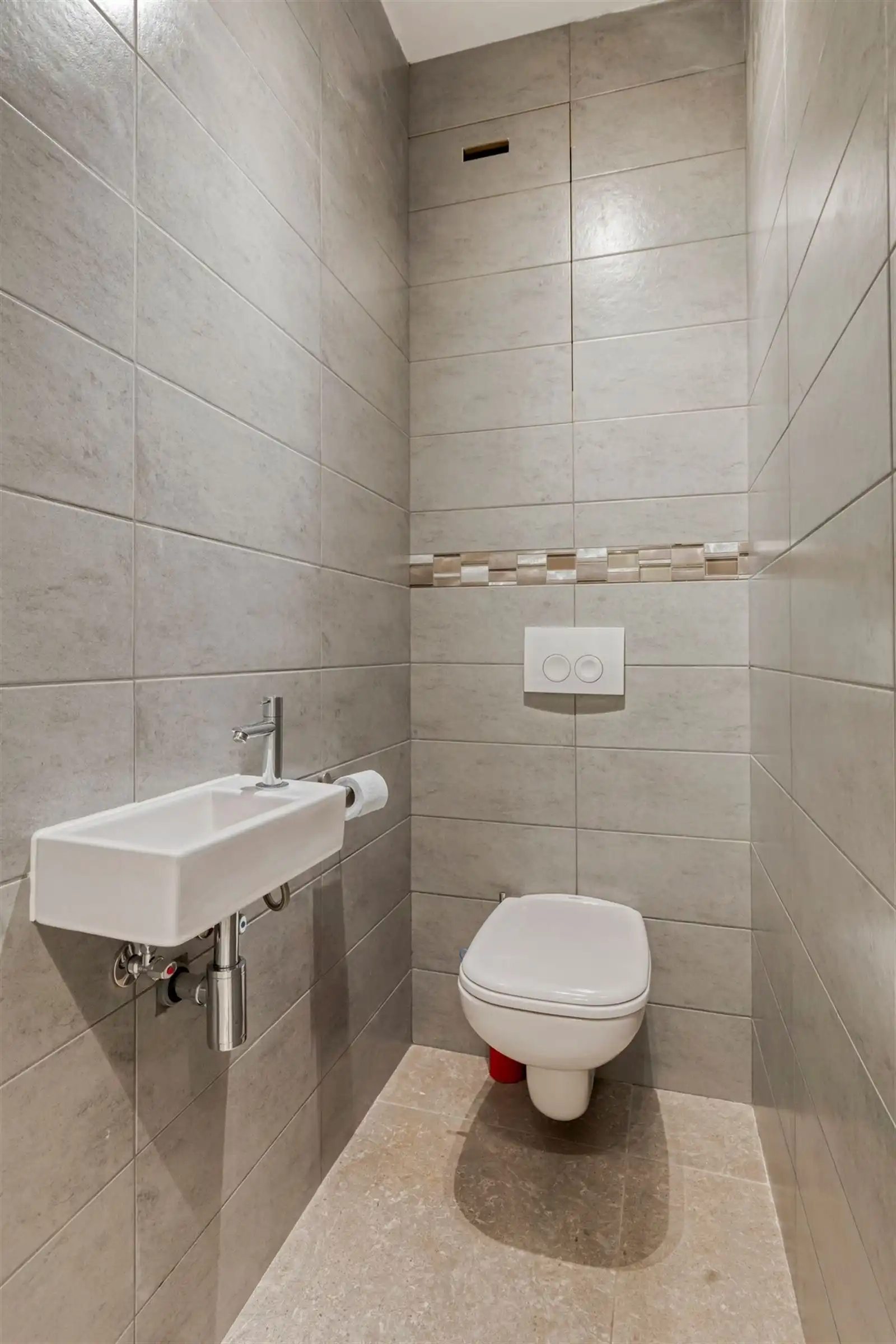 VOLLEDIG GERENOVEERD & GEMEUBELD APPARTEMENT IN HET HART VAN DE DIAMANTBUURT foto 14