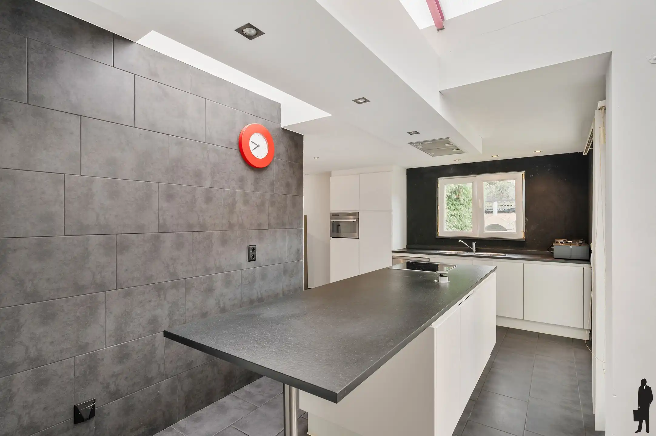 Op te frissen HOB pal in centrum! foto 12