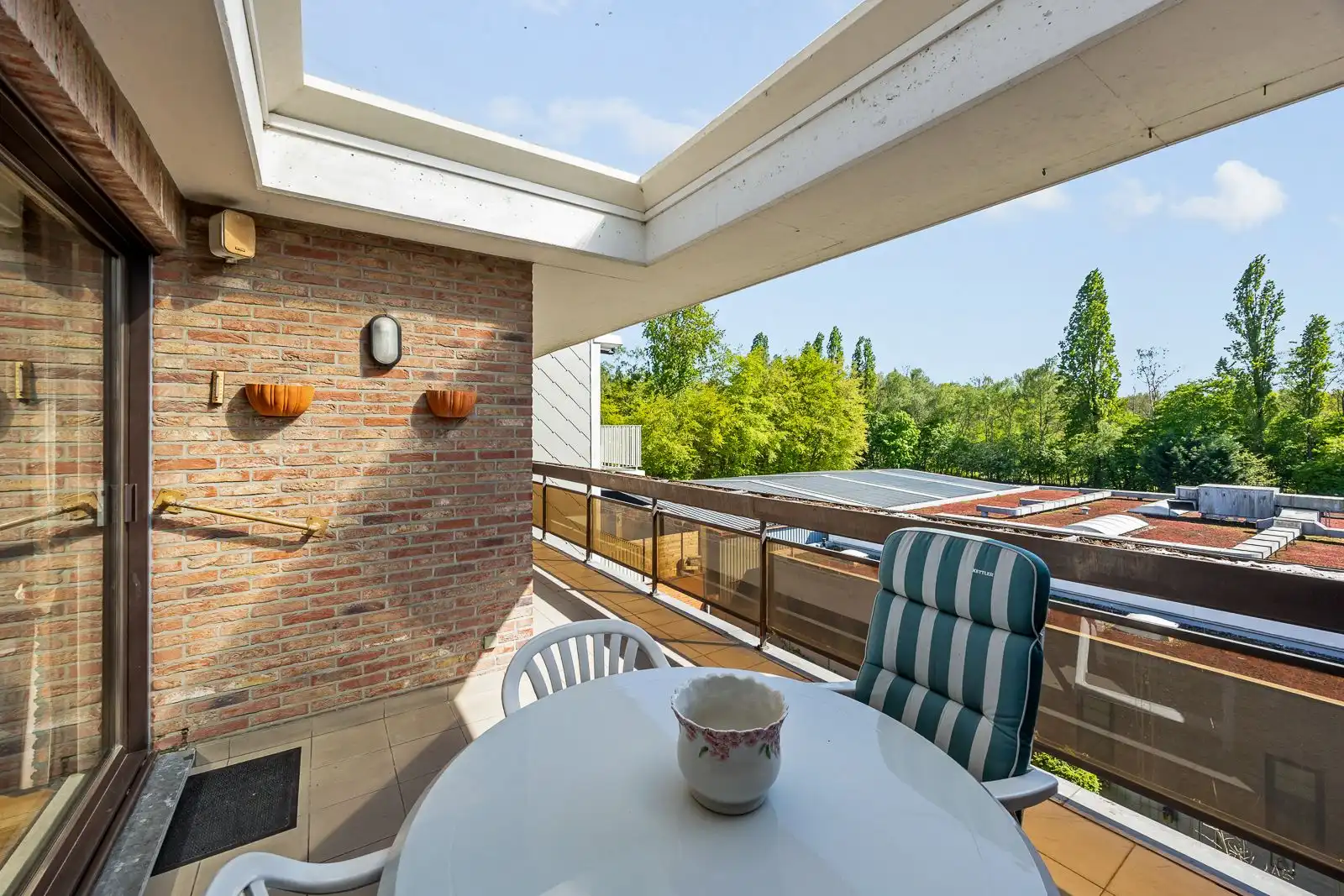 Zeer ruim appartement (mogelijkheid tot 3 slpks, nu 2) met zonnig terras. foto 11