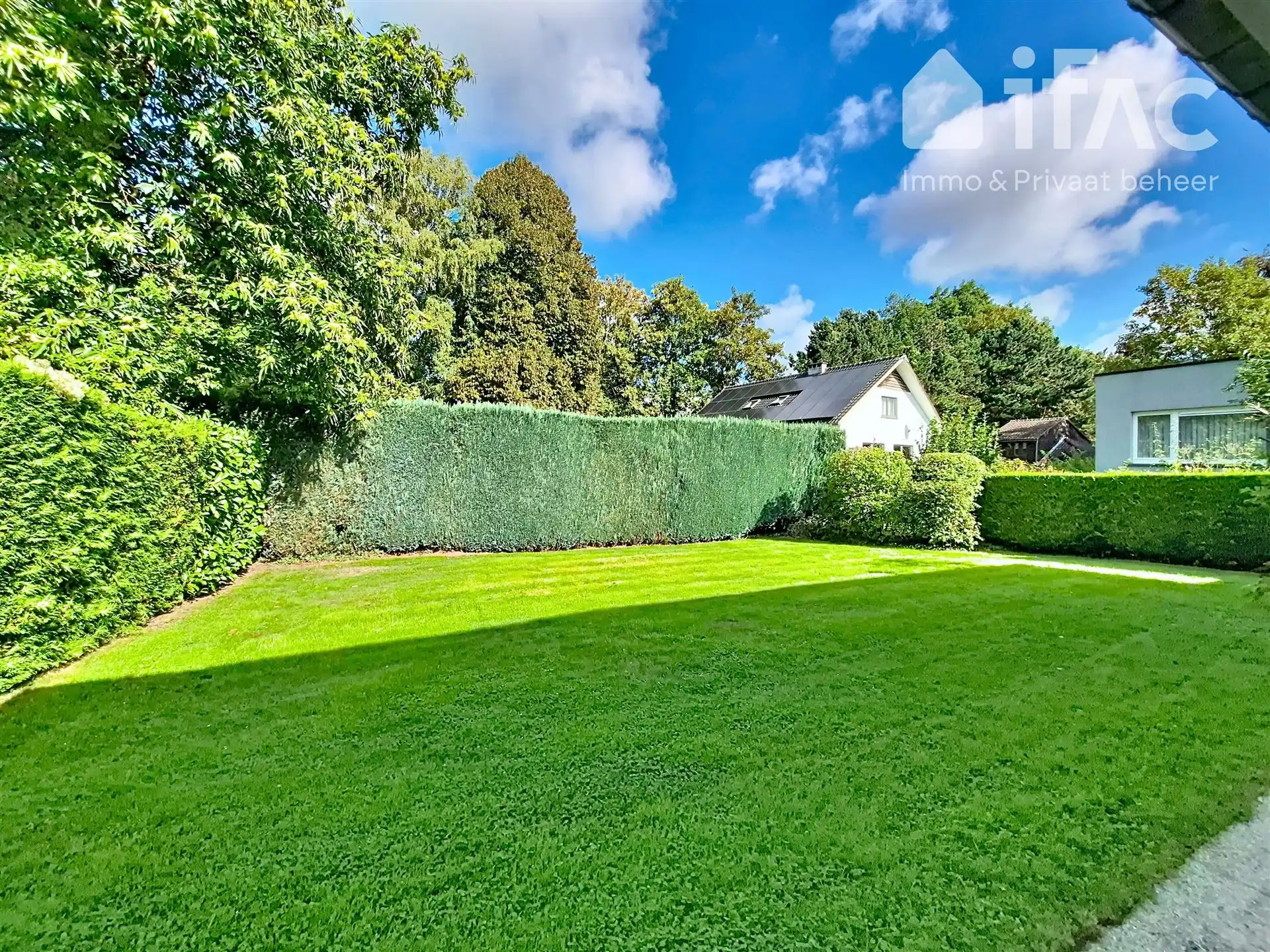Instapklare villa, wandelafstand van park en British School foto 8