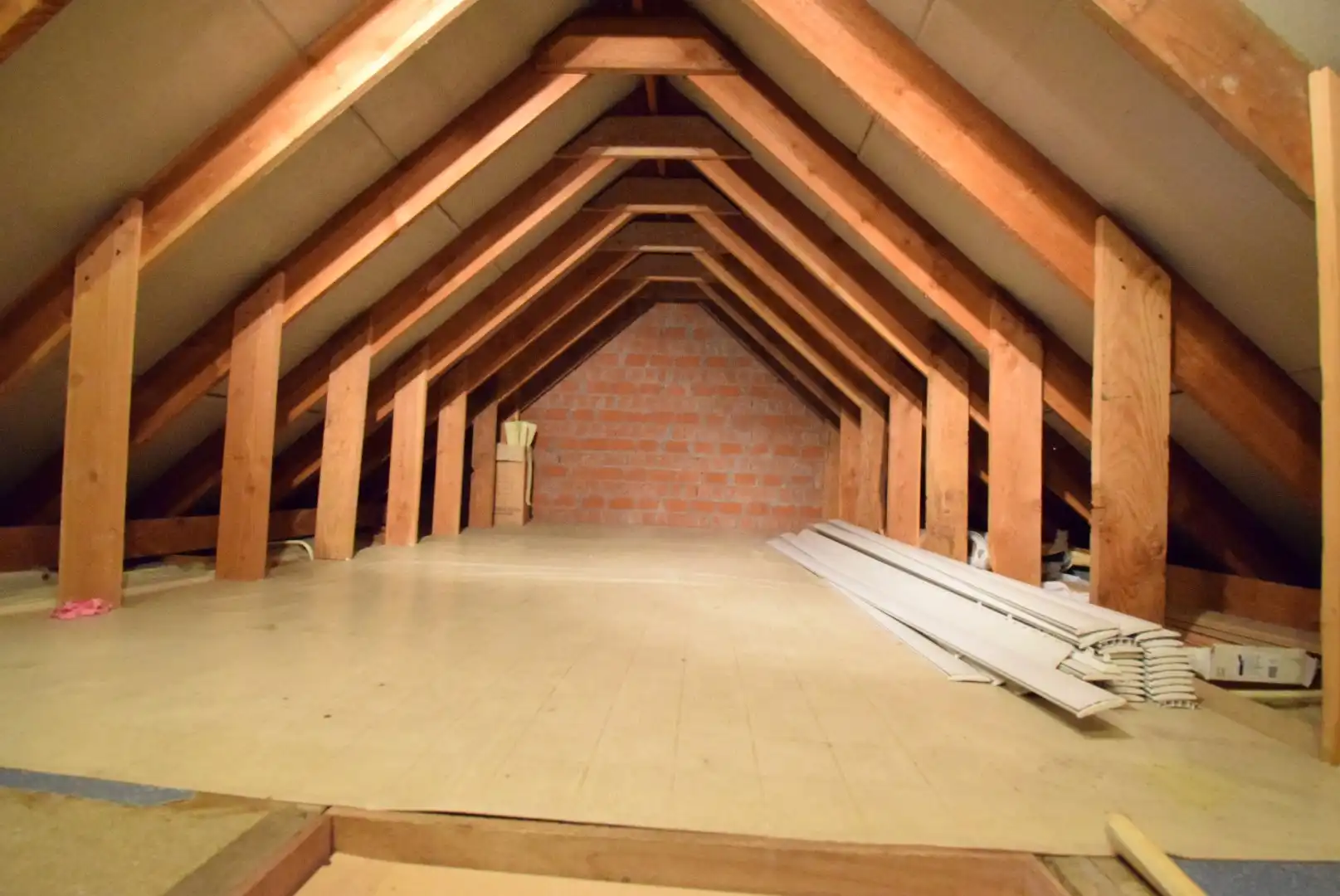 RUSTIG GELEGEN WONING MET TUIN EN GARAGE  foto 9