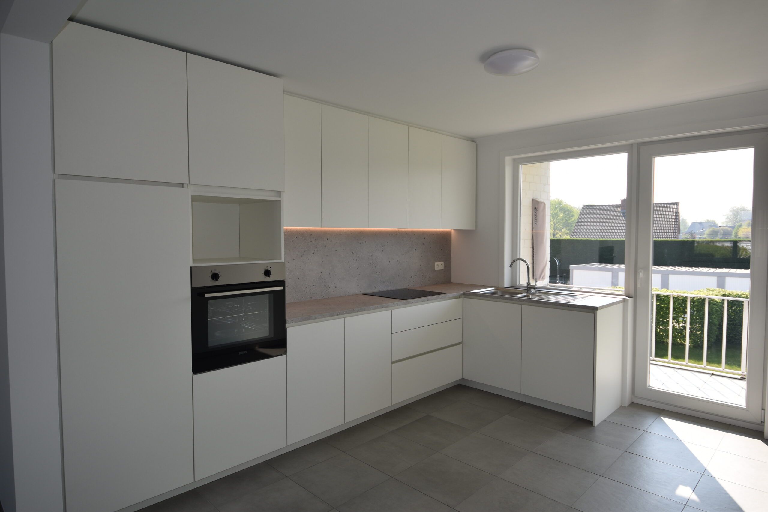 Instapklaar, gerenoveerd appartement met 2 slaapkamers en garage – Nieuwkerken-Waas foto 2