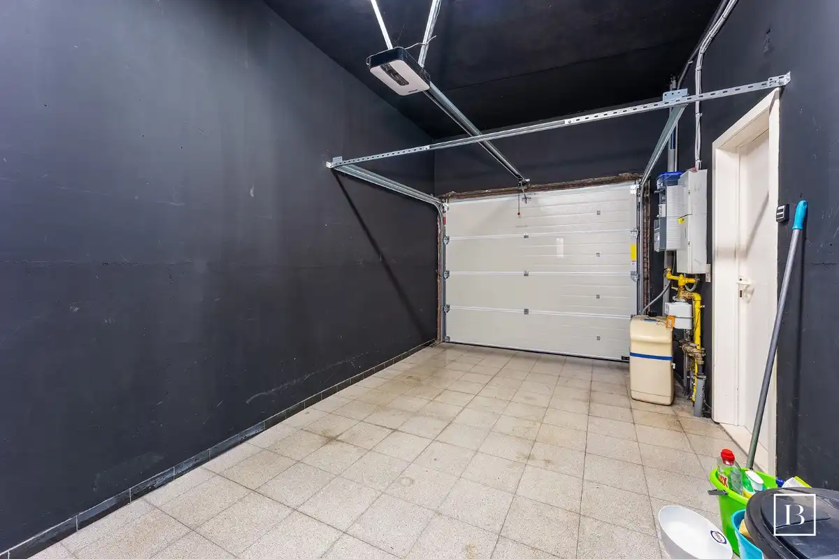 Multifunctioneel pand met loods (ca. 150m²) en woonst foto 16