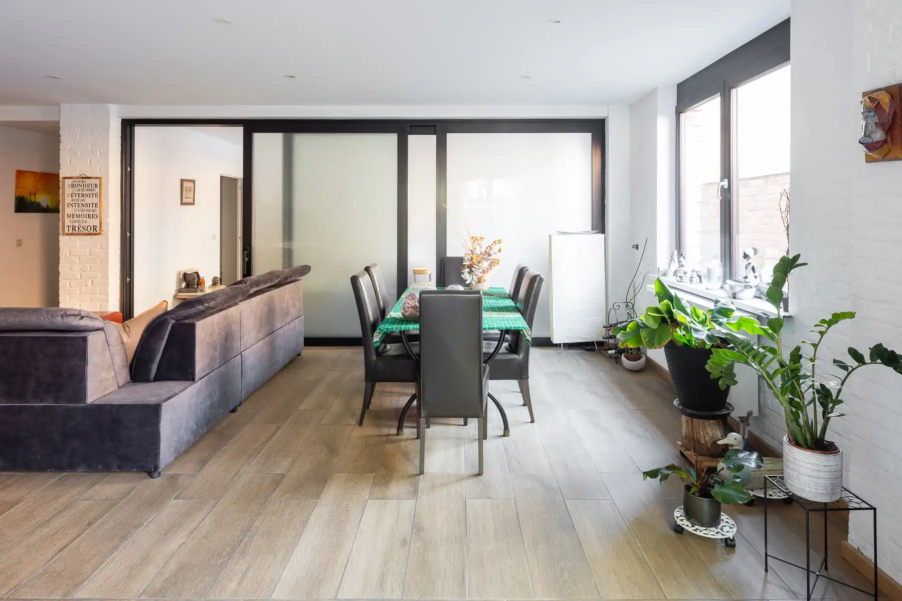 Ruim wonen met terras en 3 slaapkamers foto 8