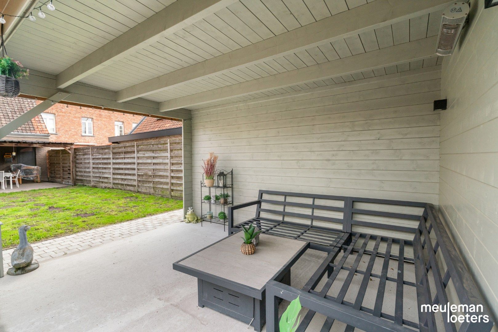 Gezinswoning met drie slaapkamers en inpandige garage  foto 4