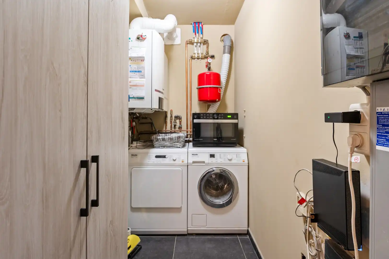 Instapklare duplex met 3 slpkmrs, terras, staanplaats en carport in Hulshout foto 10