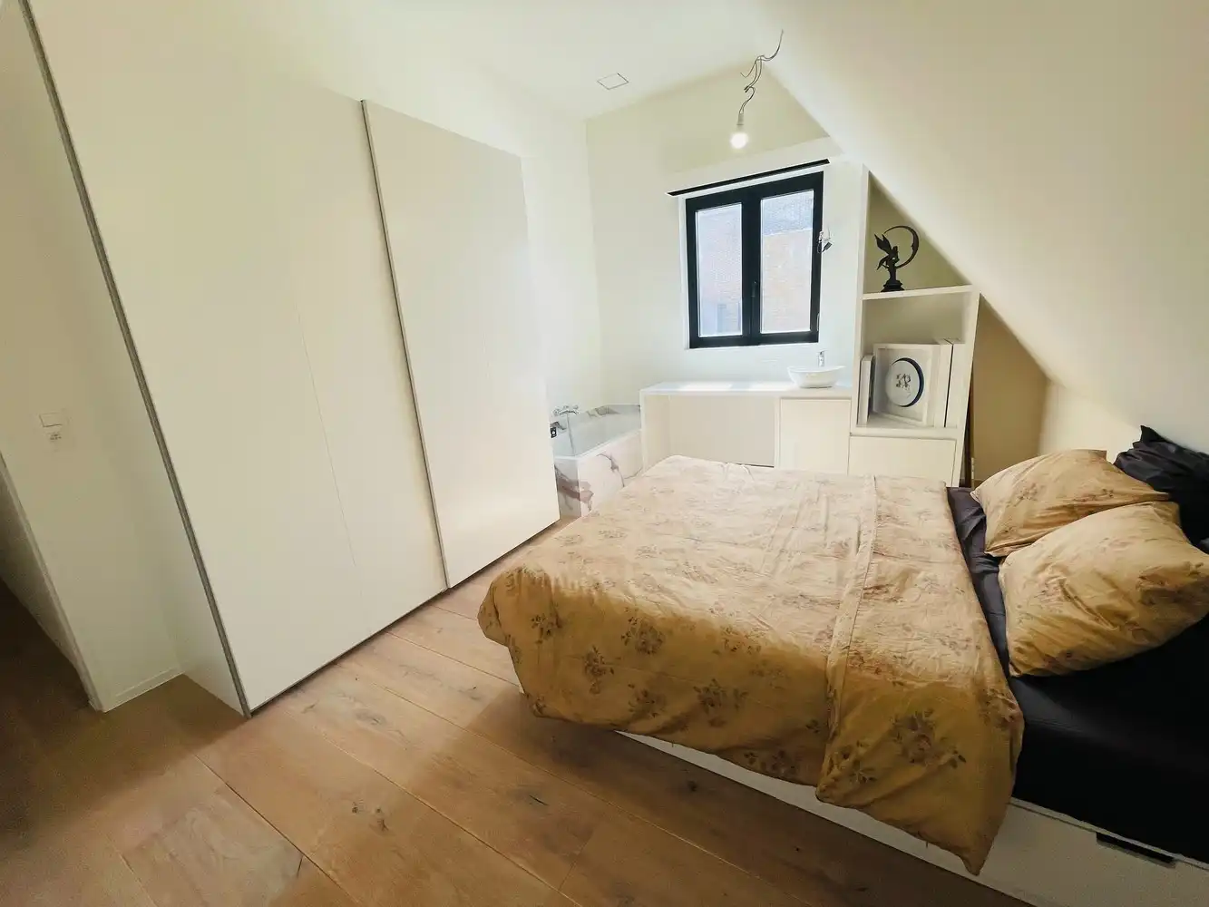 Brugge centrum, op 'Zand EXCLUSIEF GEMEUBELD APPARTEMENT MET ZONNETERRAS&nbsp; &nbsp; &nbsp;ALLES GLOEDNIEUW&nbsp; &nbsp; &nbsp;TOPKWALITEIT foto 22