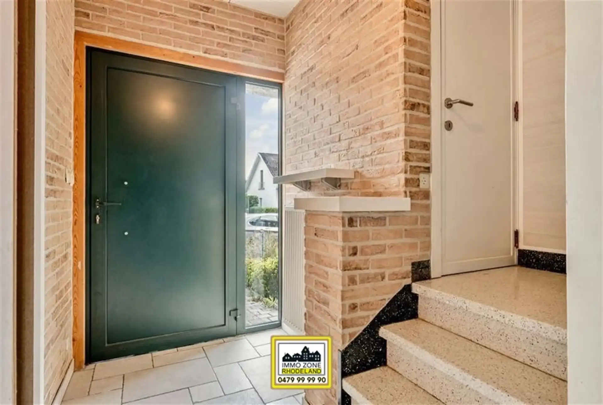 Zeer ruime woning met magazijn en tuin foto 3
