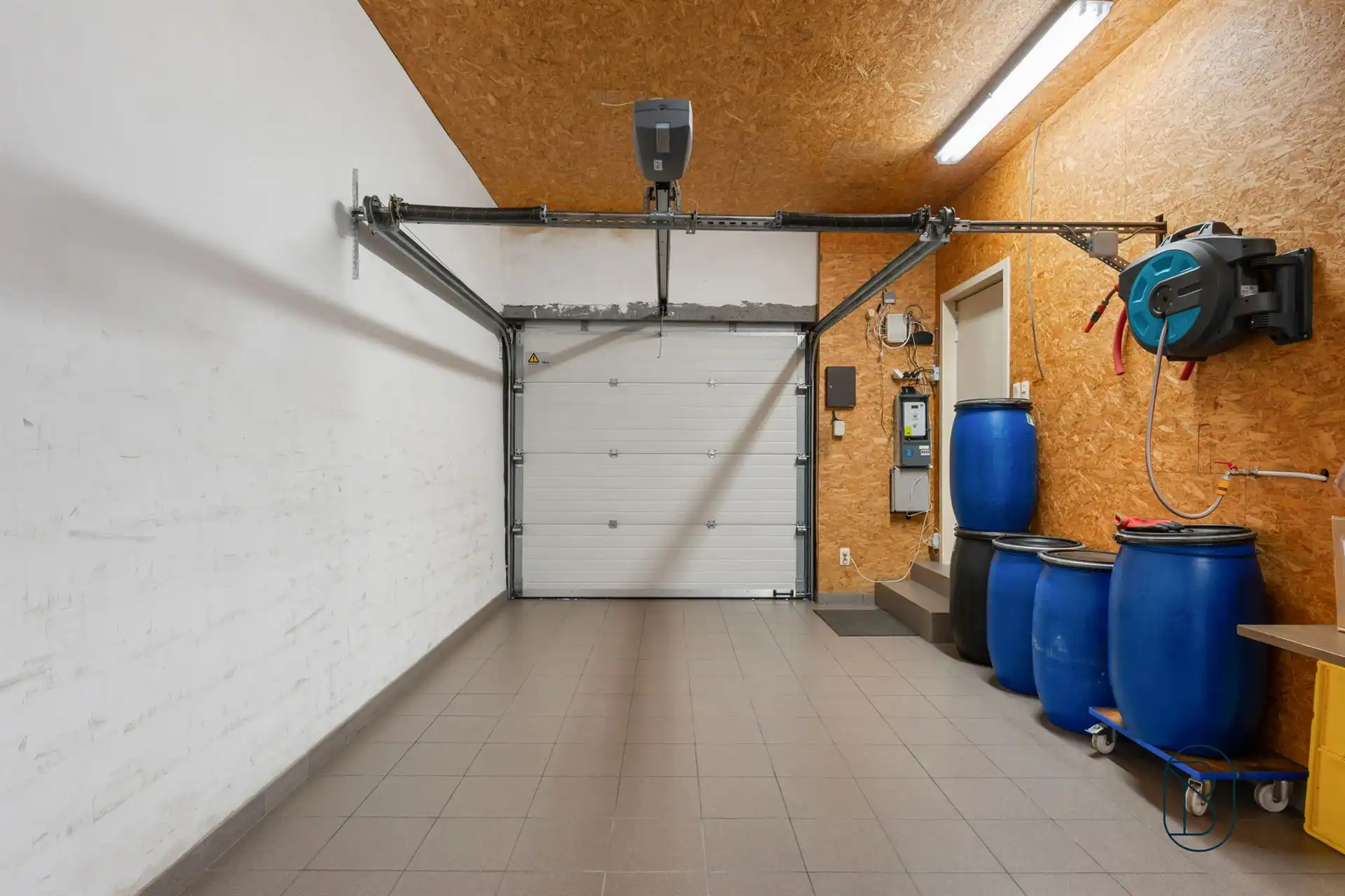 Topgelegen frituur en instapklaar duplex appartement foto 12