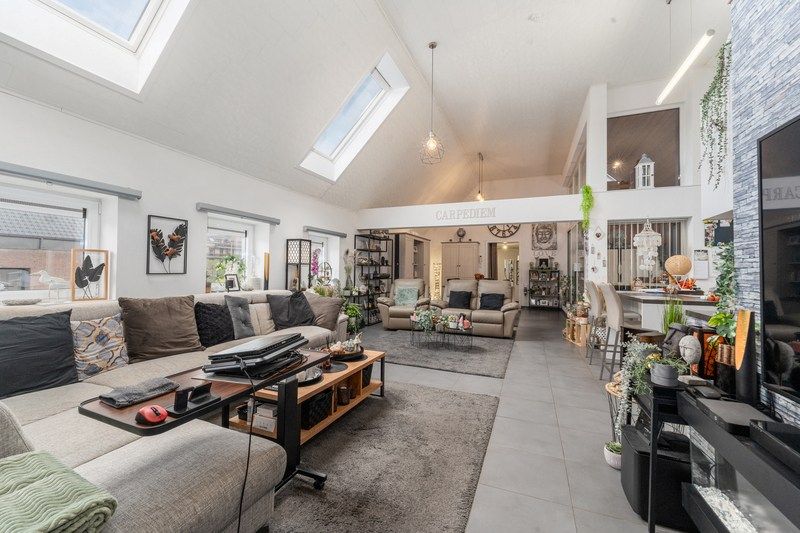 Stijlvol loftappartement met mezzanine en 2 slaapkamers – centrum Lokeren foto 4