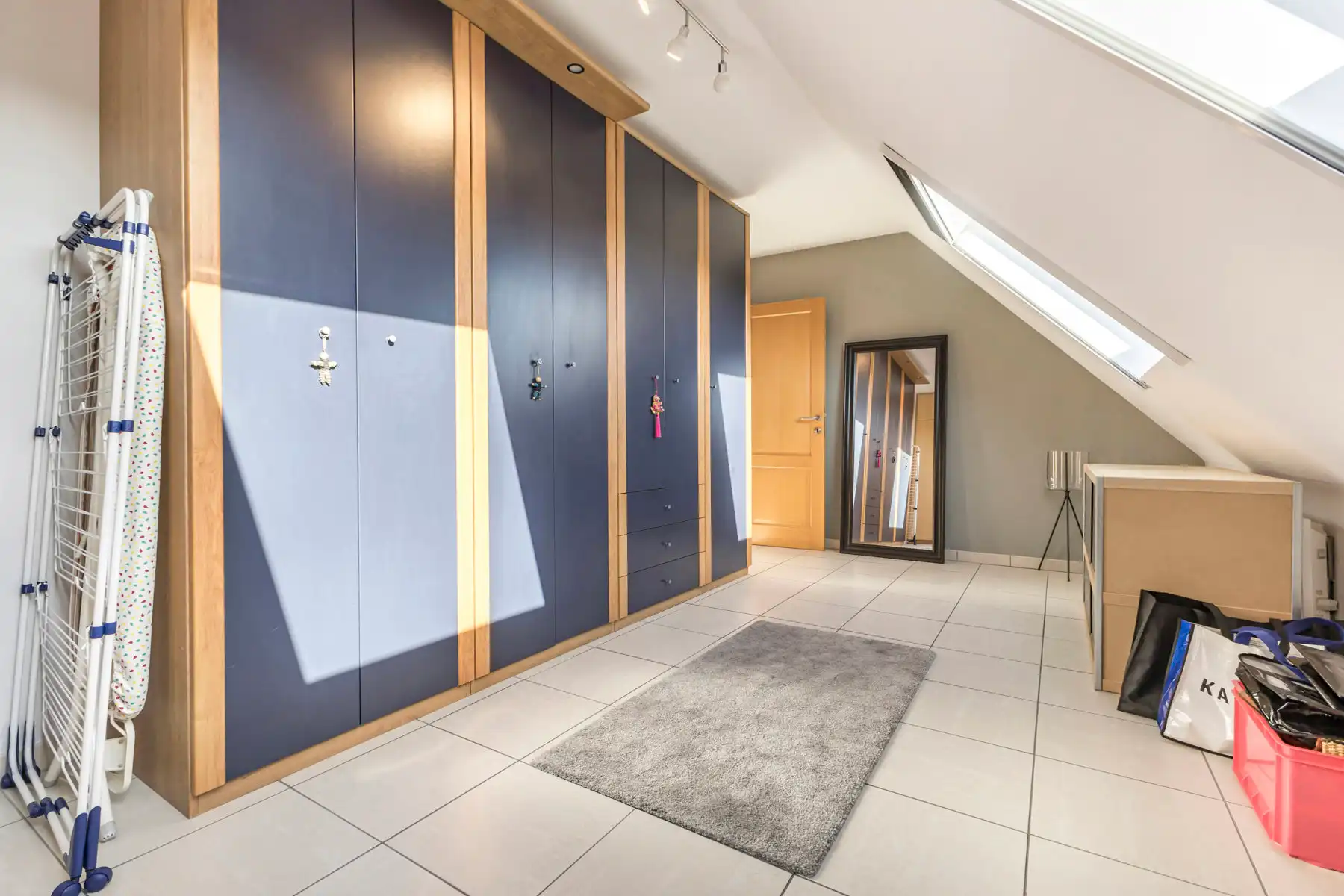 Appartement met 2 slaapkamers, 2 autostaanplaatsen en balkon foto 13