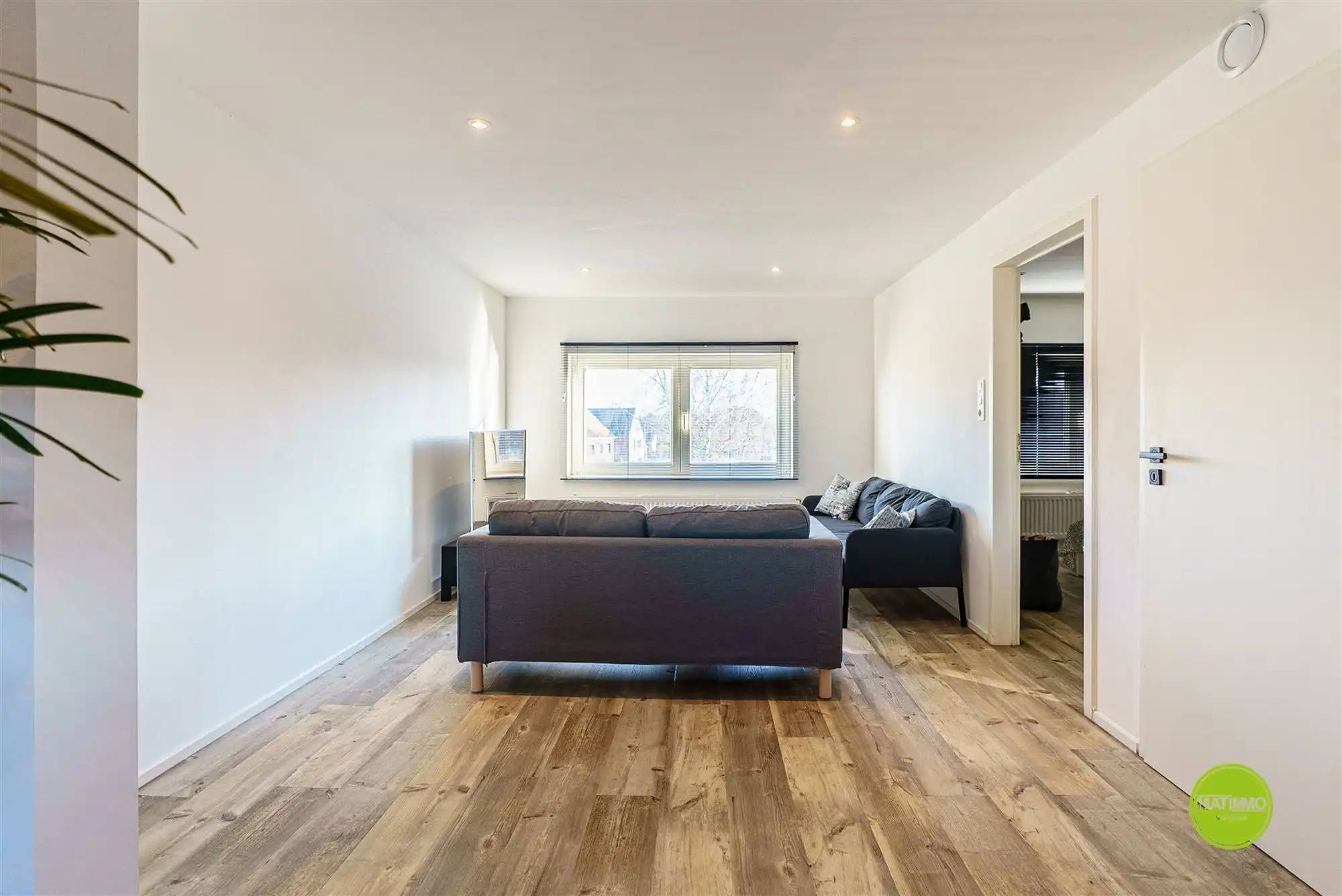 Volledig gerenoveerd 1-slaapkamerappartement met garage foto 5