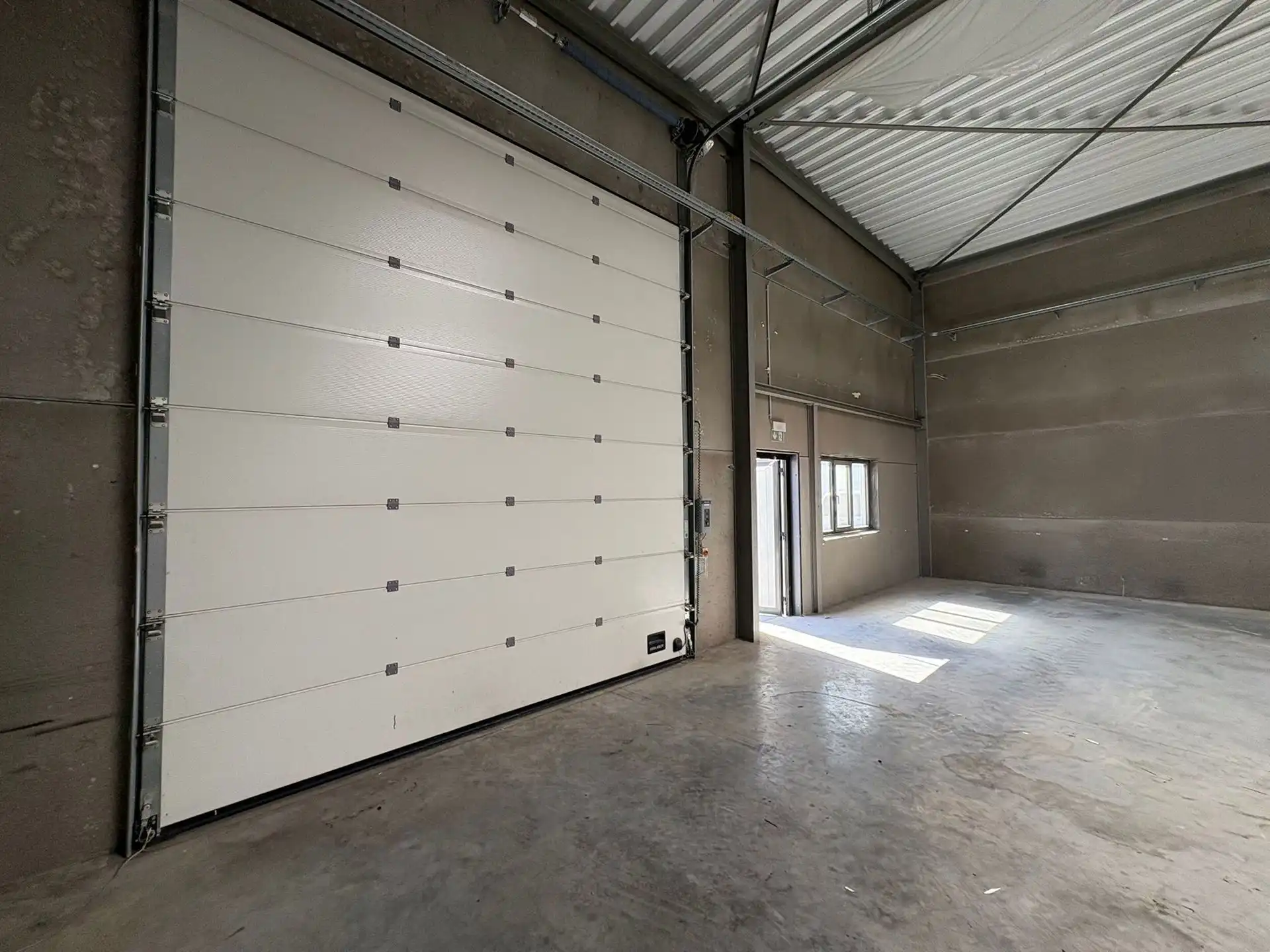 Nieuwbouw KMO-units te huur te Waregem foto 3