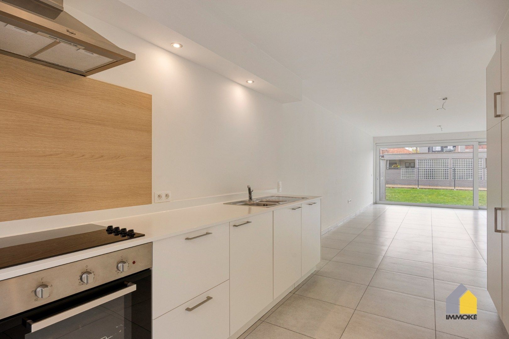 Ruim, energiezuinig appartement (151 m²) met 3 slpk, terras, tuin en dubbele parking. foto 6