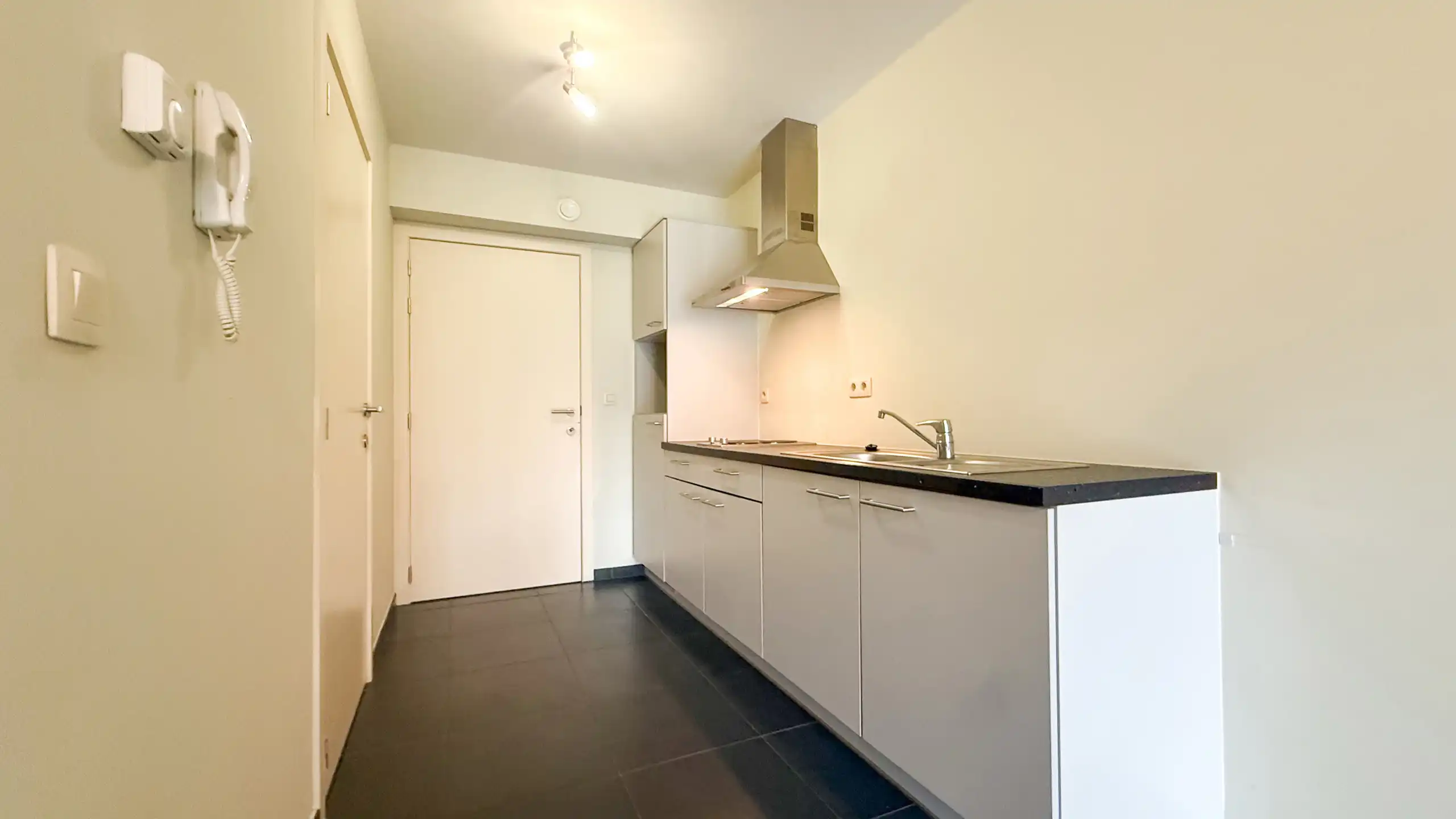 Veelzijdig investeringspand met 10 kamers, lift en kelder! foto 31