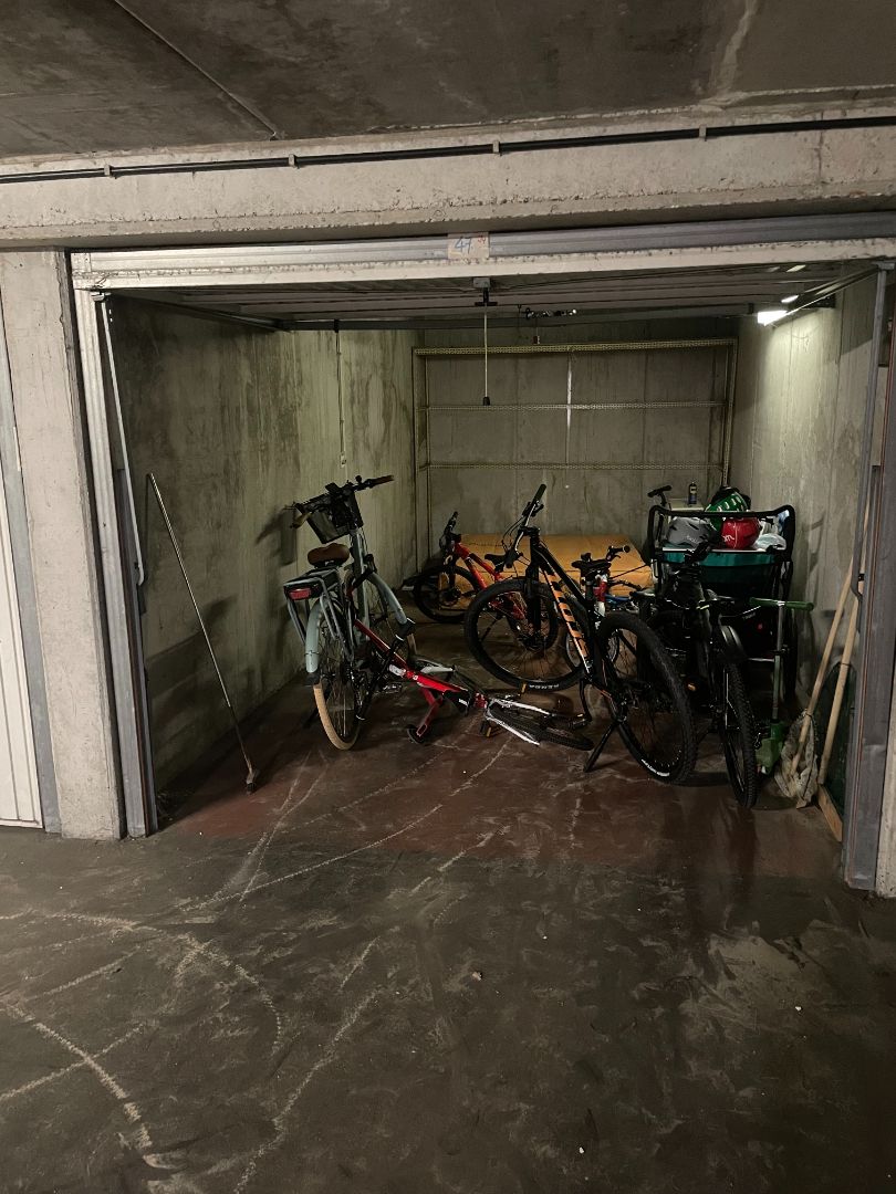 Garage te koop foto 2