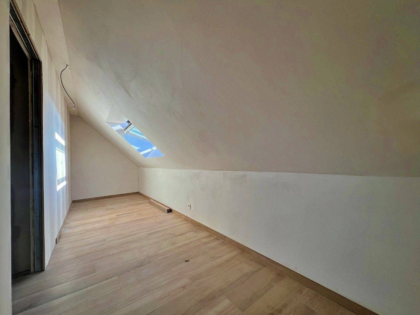 Nieuwbouw • Halfopen • Ruime woning • 4 slaapkamers • Tuin • Energiezuinig foto 13