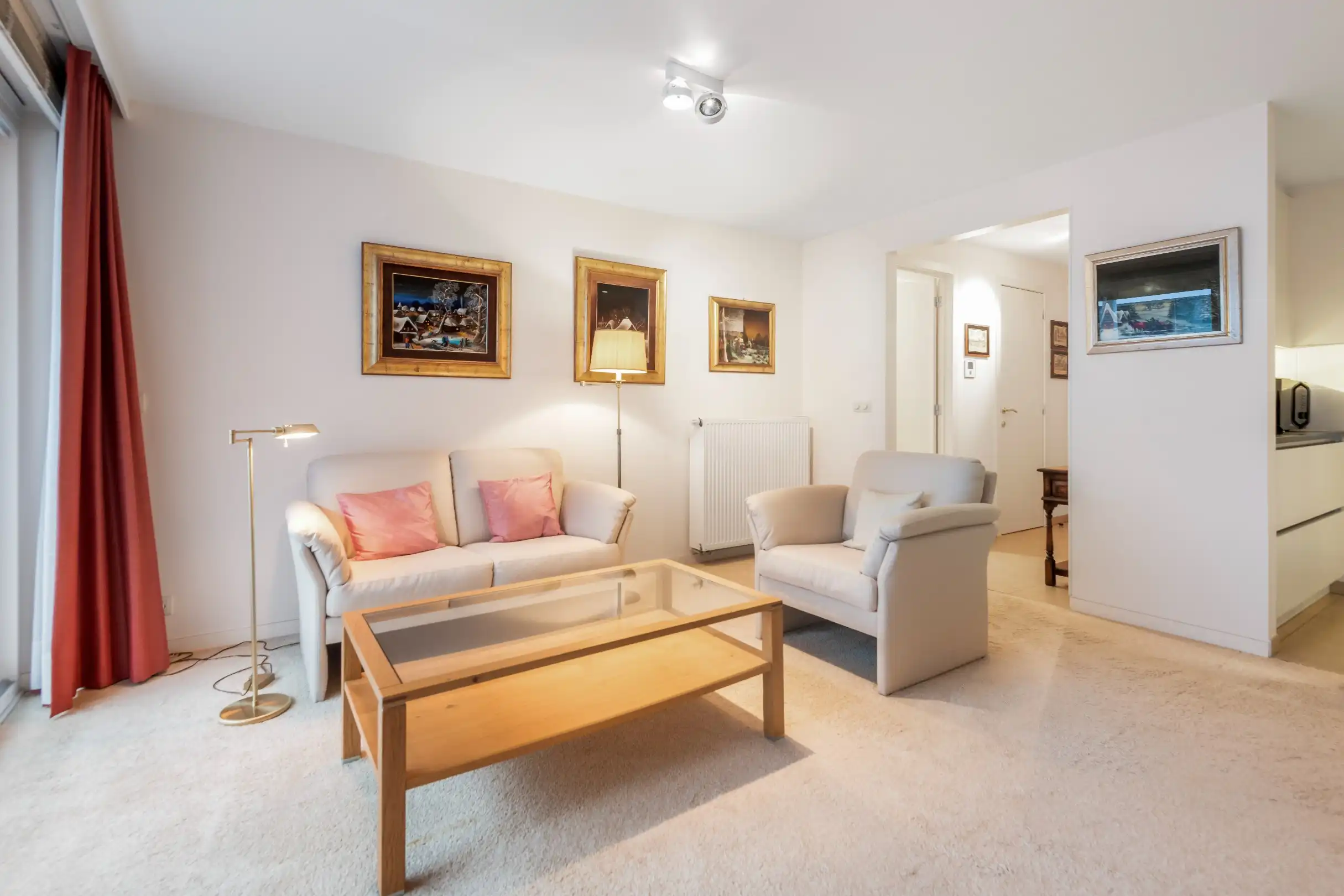 Recent appartement met terras gelegen op de Dumortierlaan.  foto 8