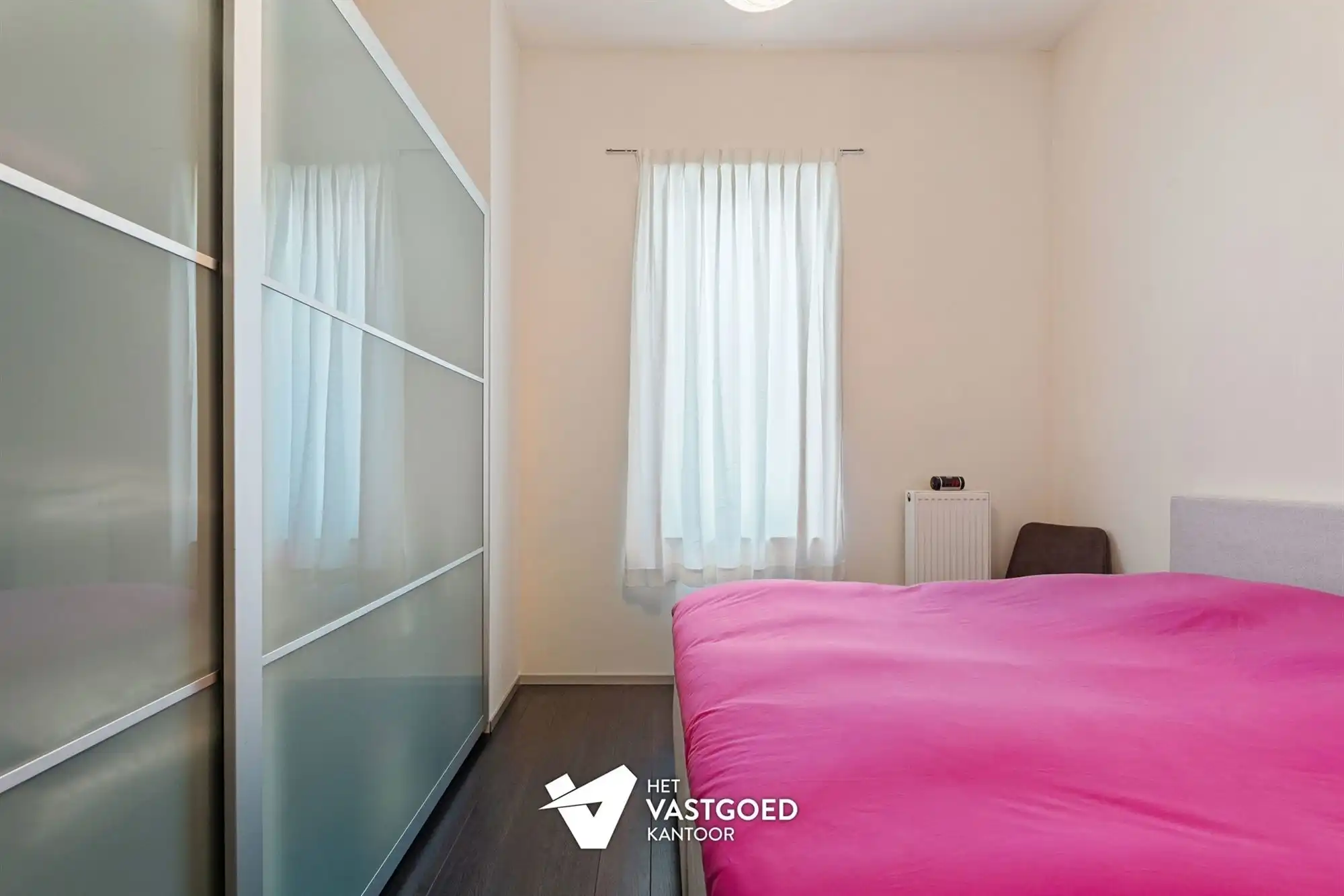 PRACHTIG GELEGEN GELIJKVLOERS APPARTEMENT MET 1 SLAAPKAMER EN ZEER RUIM TERRAS AAN DE KEMPISCHE KAAI TE HASSELT foto 17