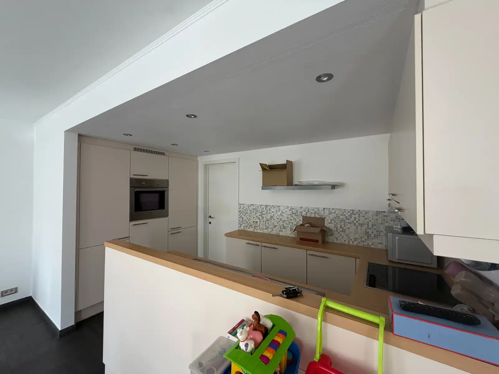 Lichtrijk appartement met 2 slaapkamers en terras – 1ste verdieping | EPC A foto 7