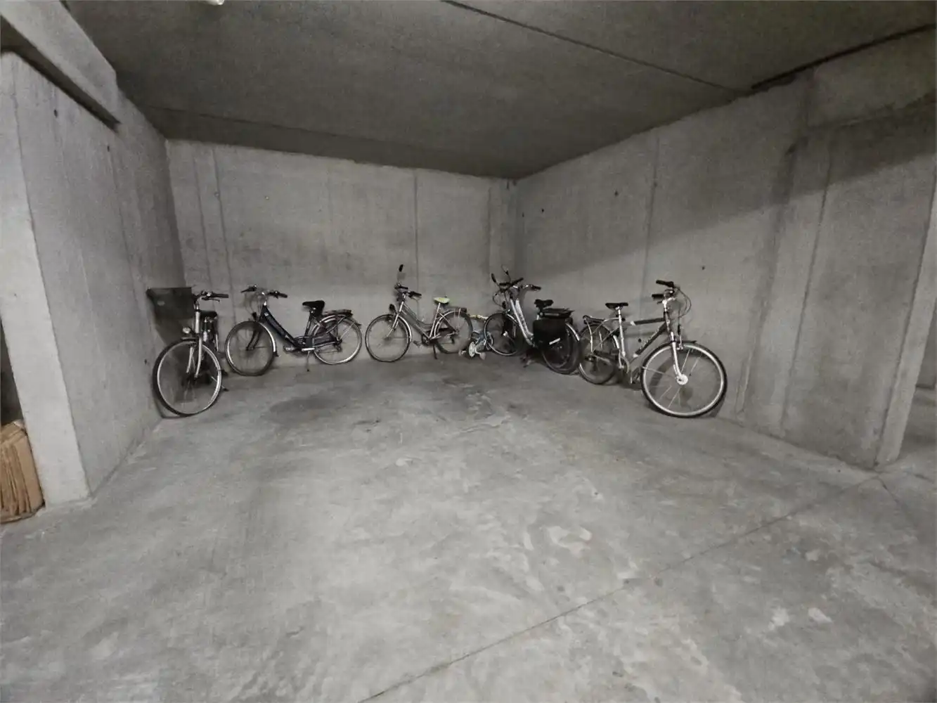 Appartement met terras en garage in het centrum van Moerbeke foto 22