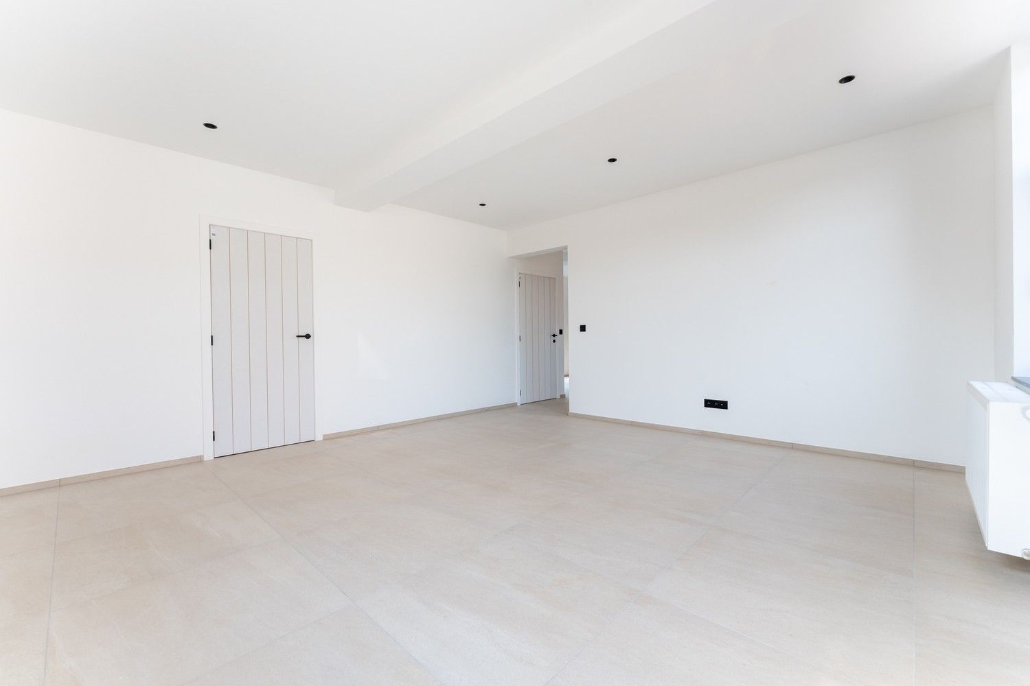 Volledig gerenoveerde gelijkvloerse woning met leuke tuin foto 11
