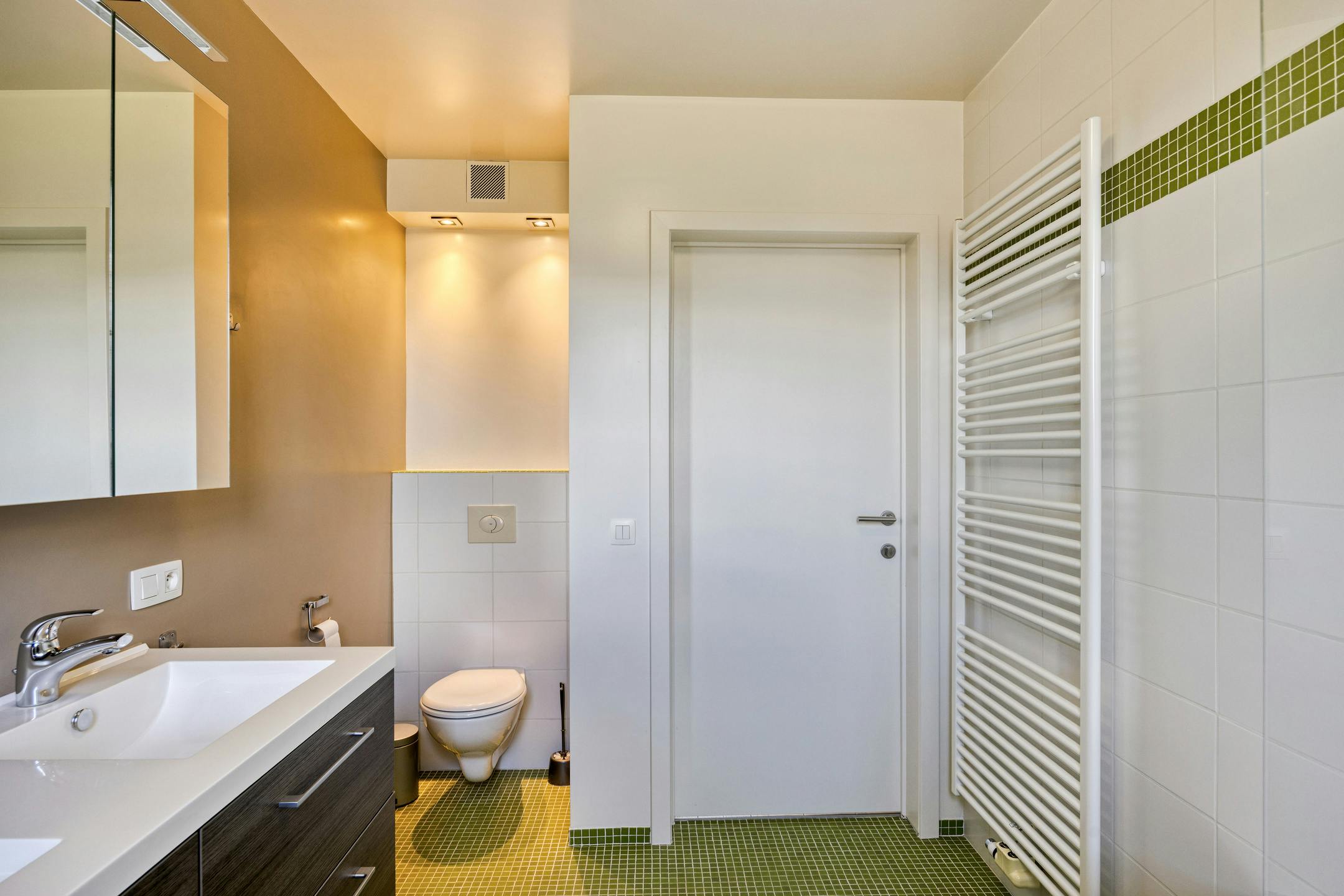 Instapklaar huis met 4 slaapkamers te koop in Gooreind! foto 23