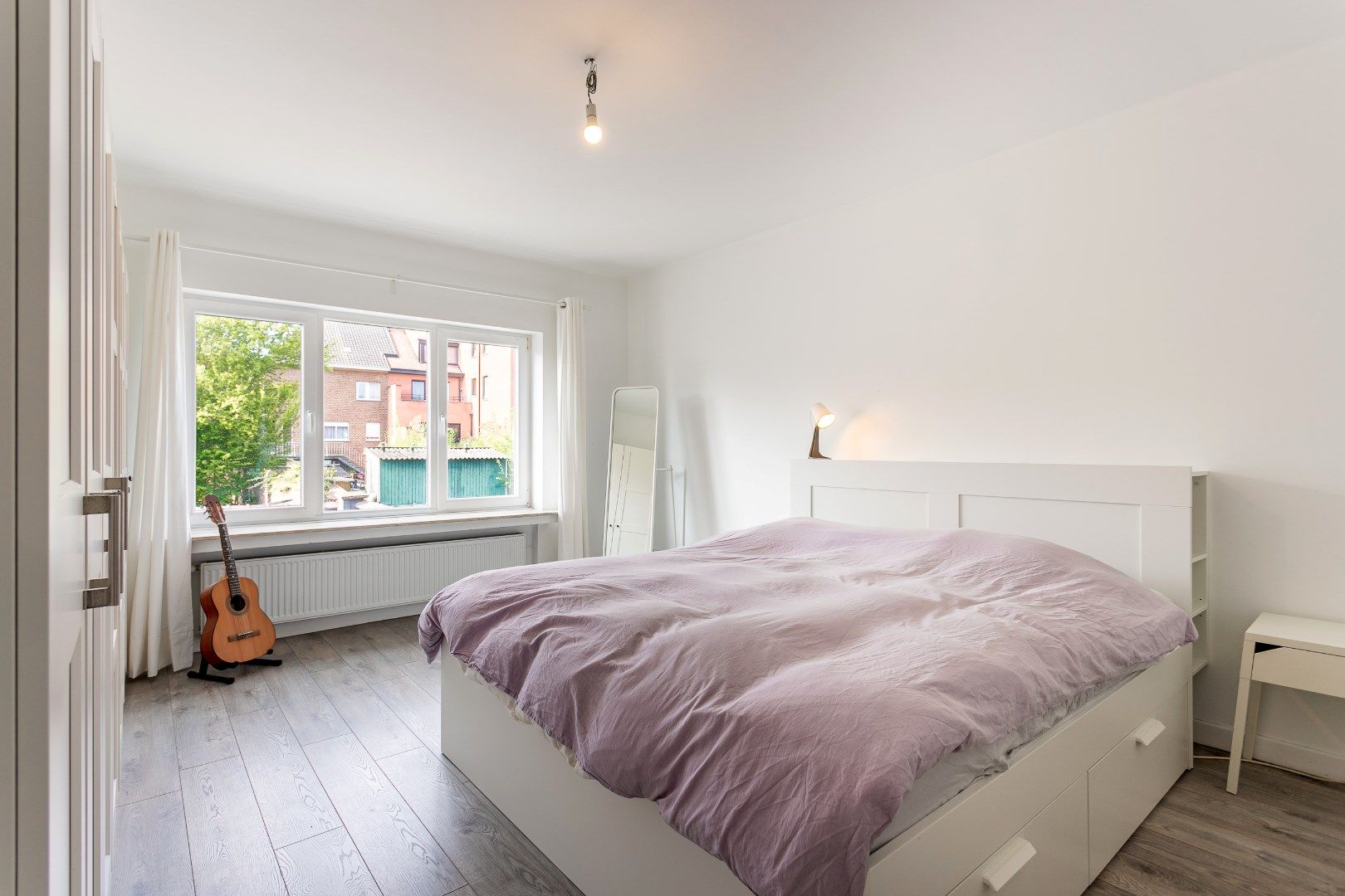 Instapklare woning te Dworp met 5 slkp., garage en tuin foto 12